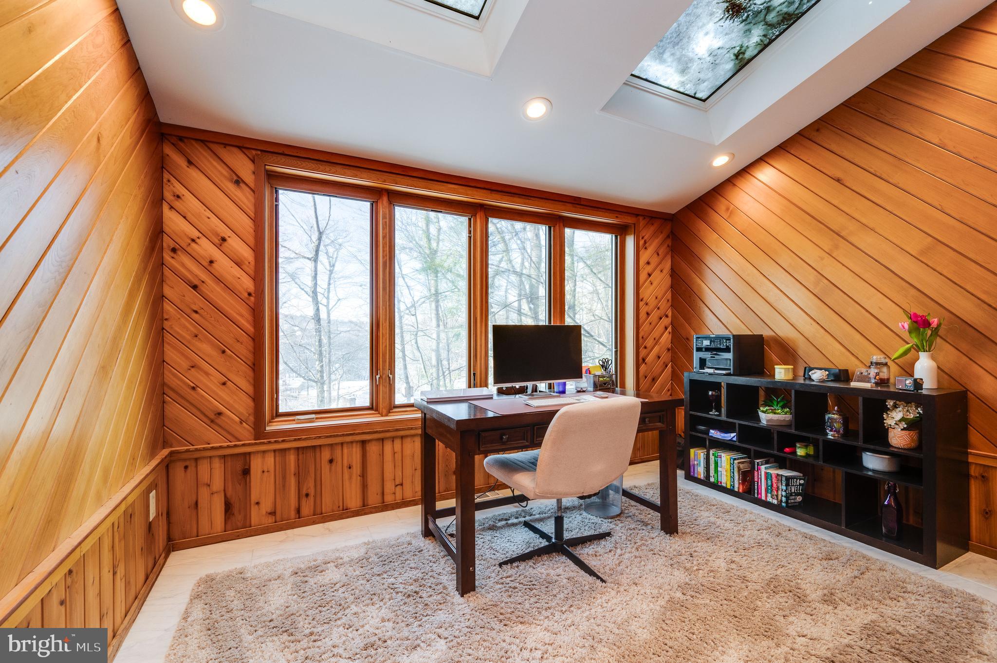 FLYING HILLS - Residential