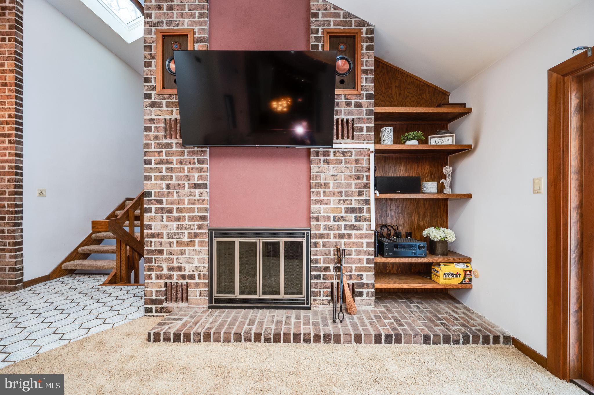 FLYING HILLS - Residential