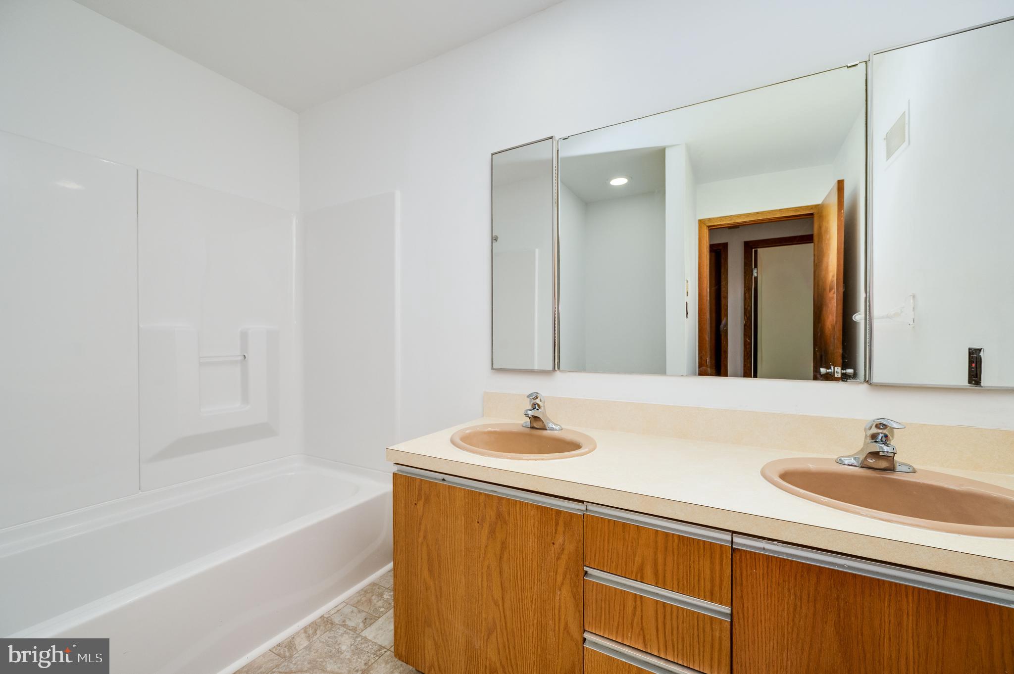 FLYING HILLS - Residential