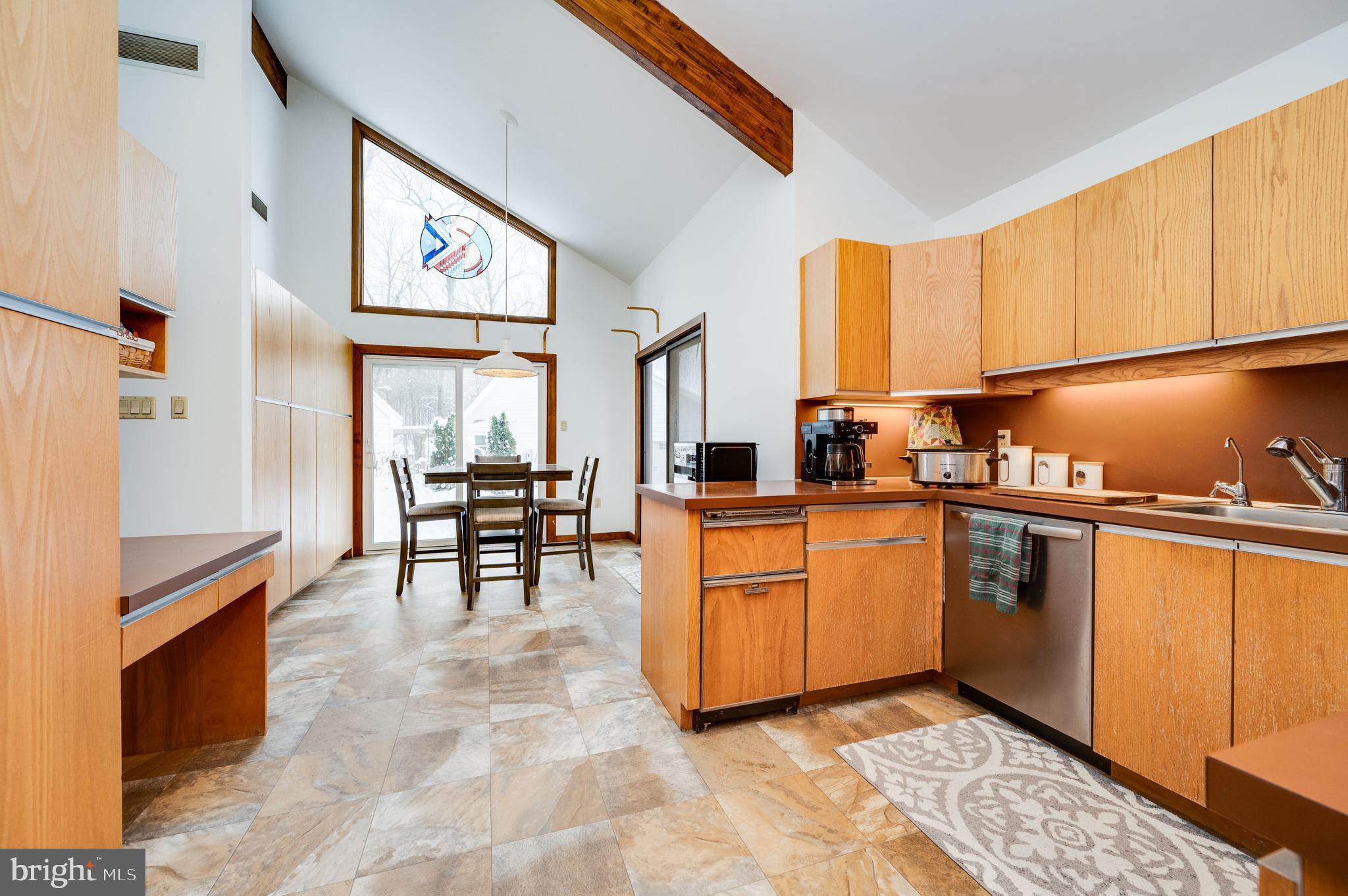 FLYING HILLS - Residential