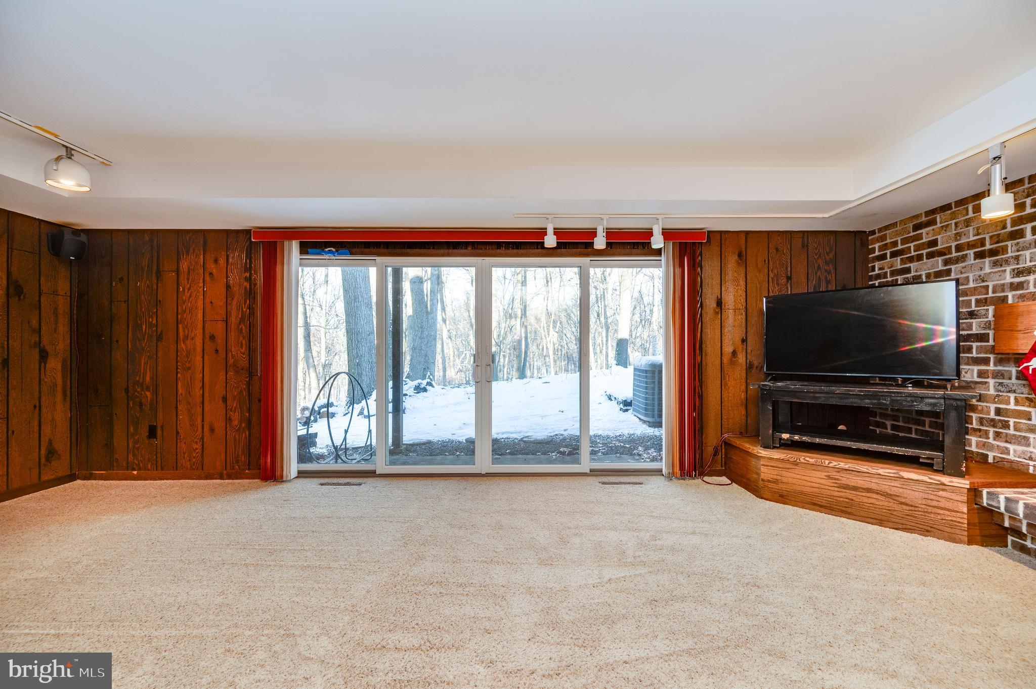 FLYING HILLS - Residential