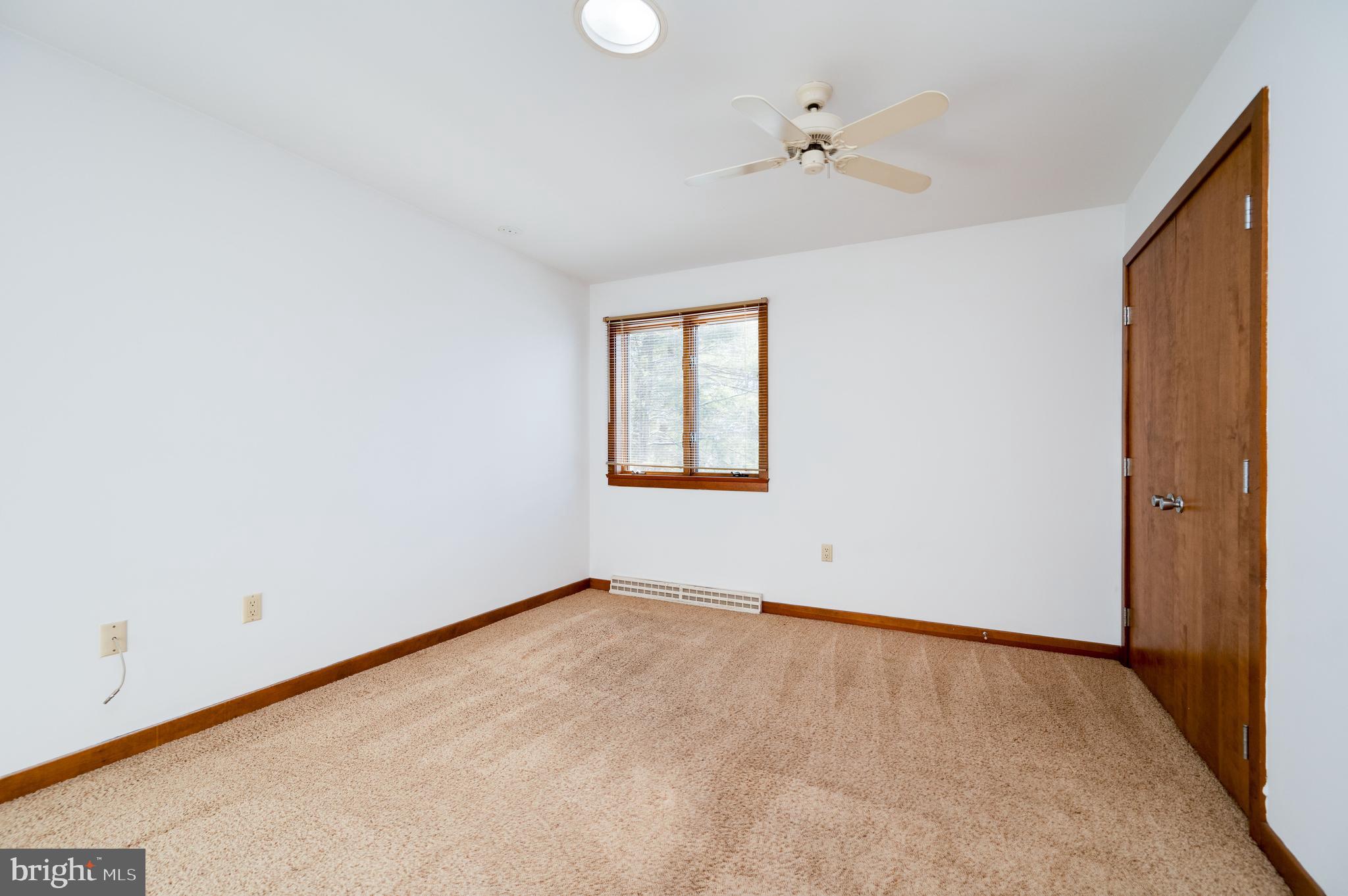 FLYING HILLS - Residential