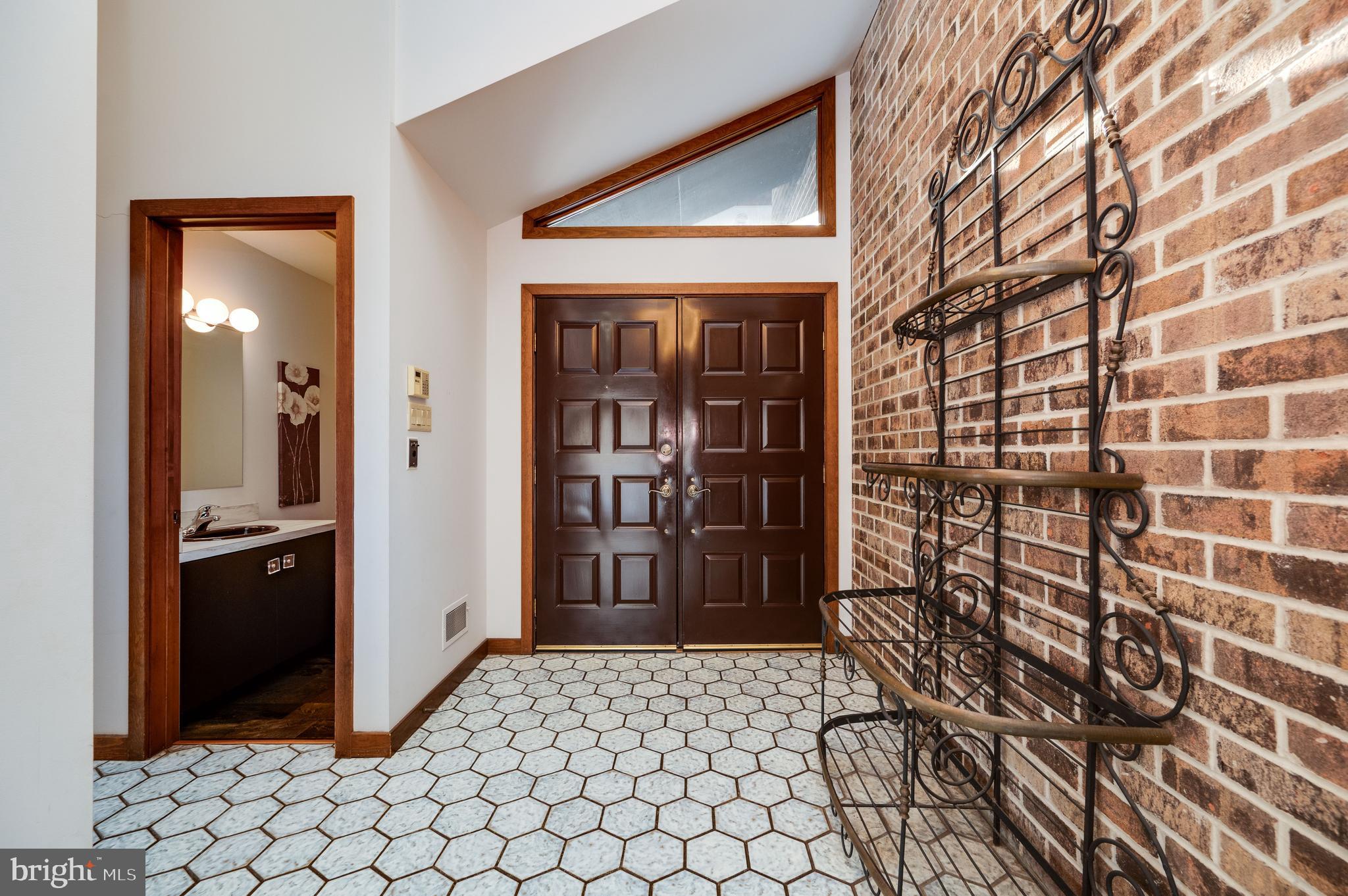 FLYING HILLS - Residential