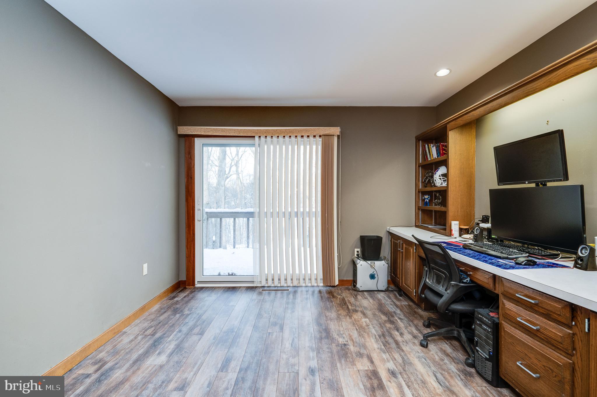 FLYING HILLS - Residential