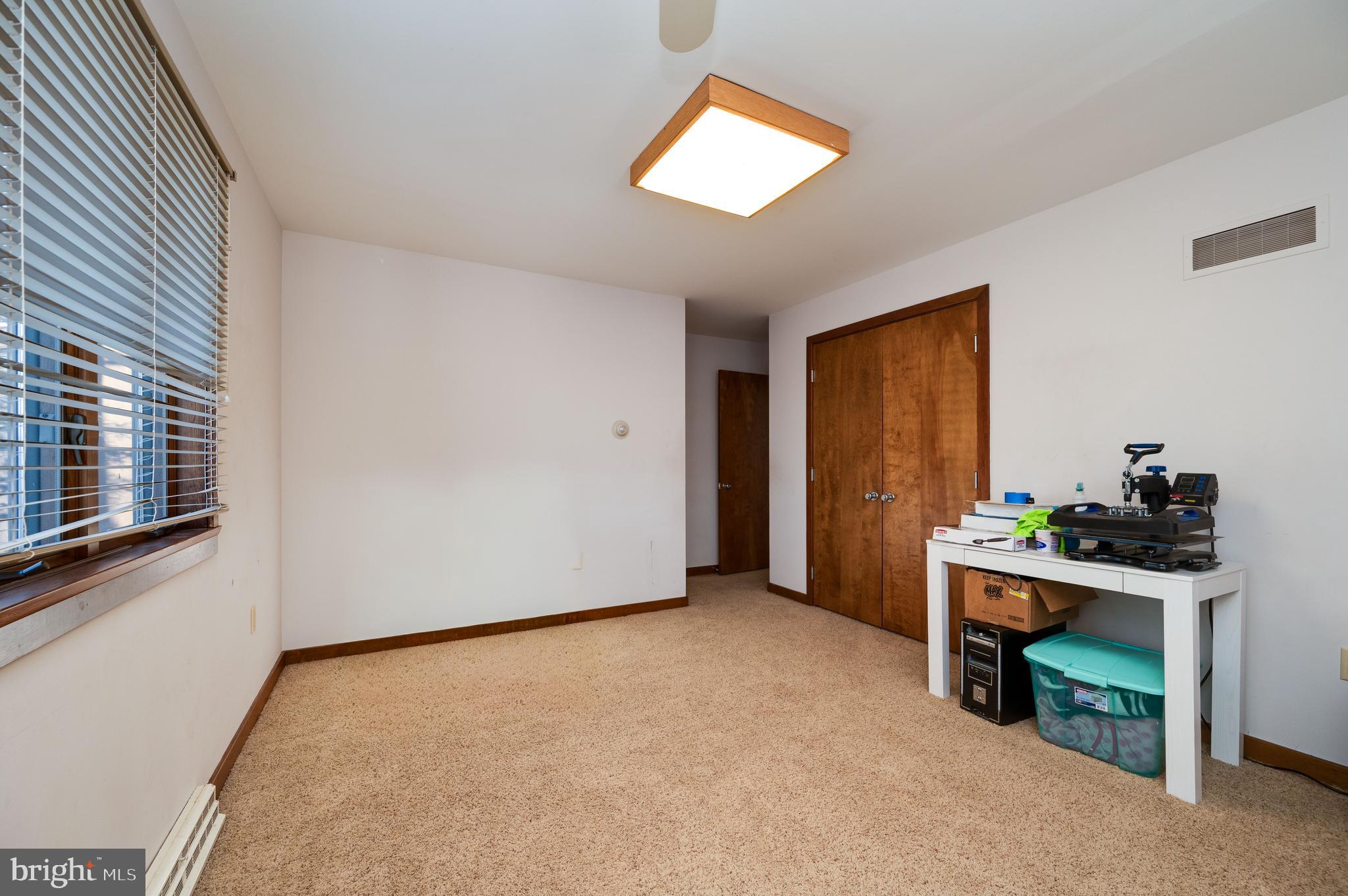 FLYING HILLS - Residential