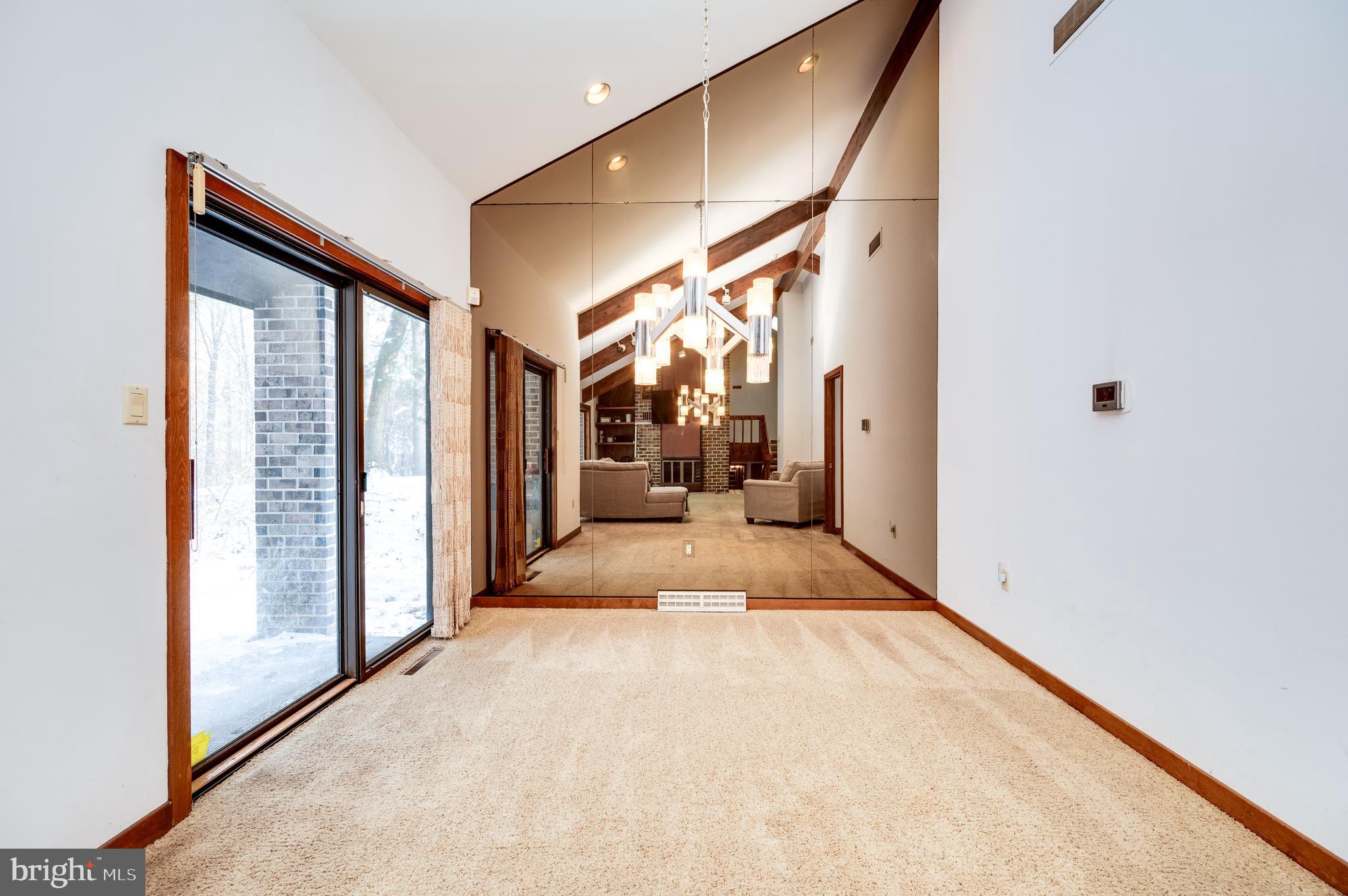 FLYING HILLS - Residential