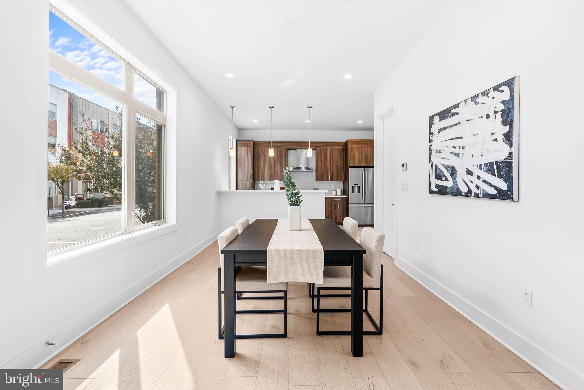 QUEEN VILLAGE - Residential