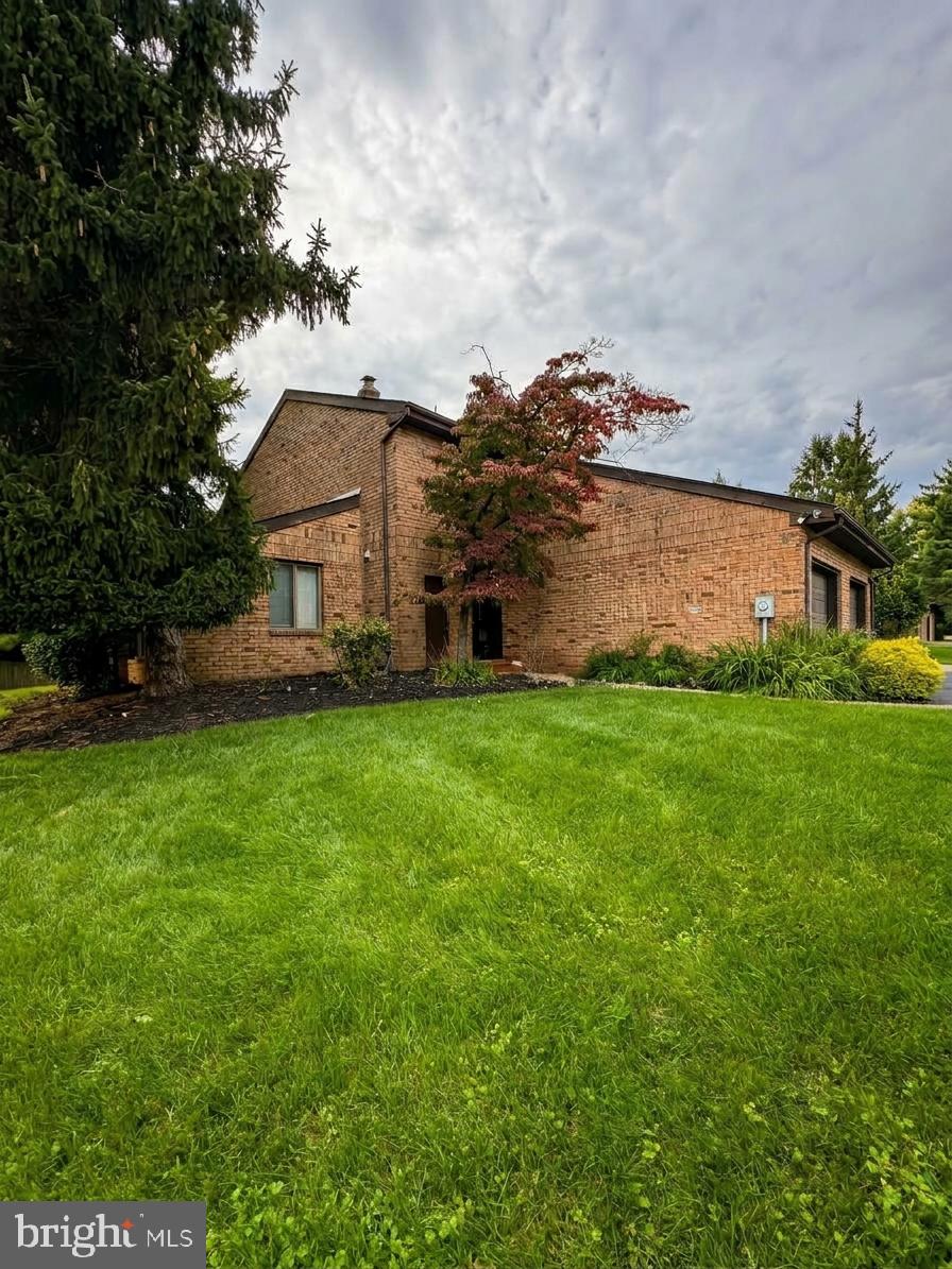 449 WILLOWBROOK DRIVE