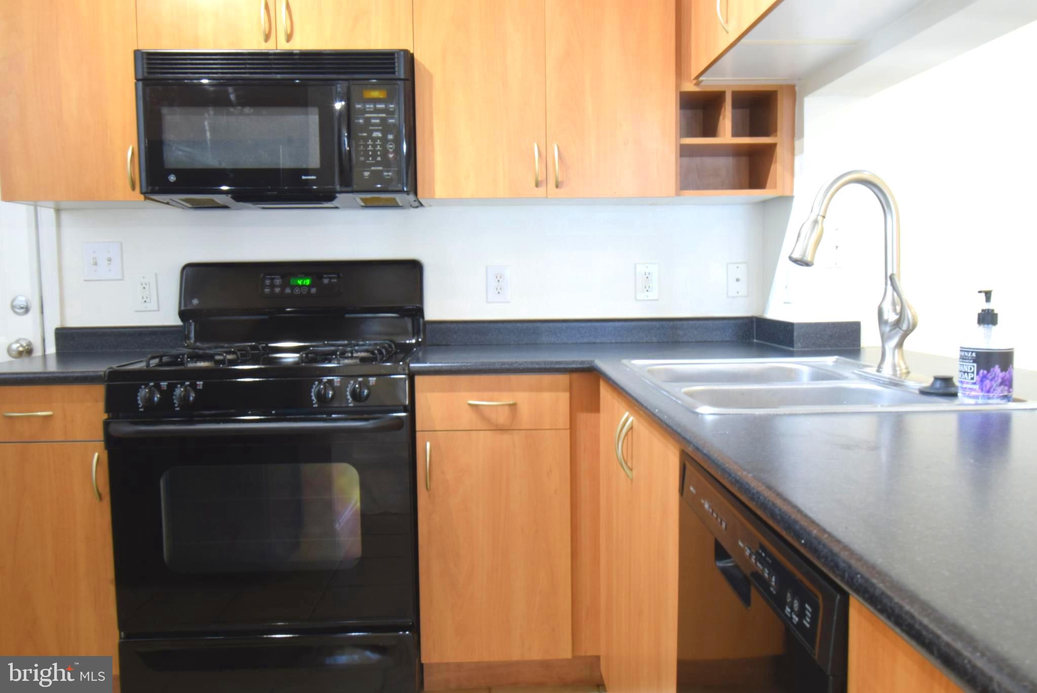 ASHMORE AT GERMANOWN COMMUNITY - Residential