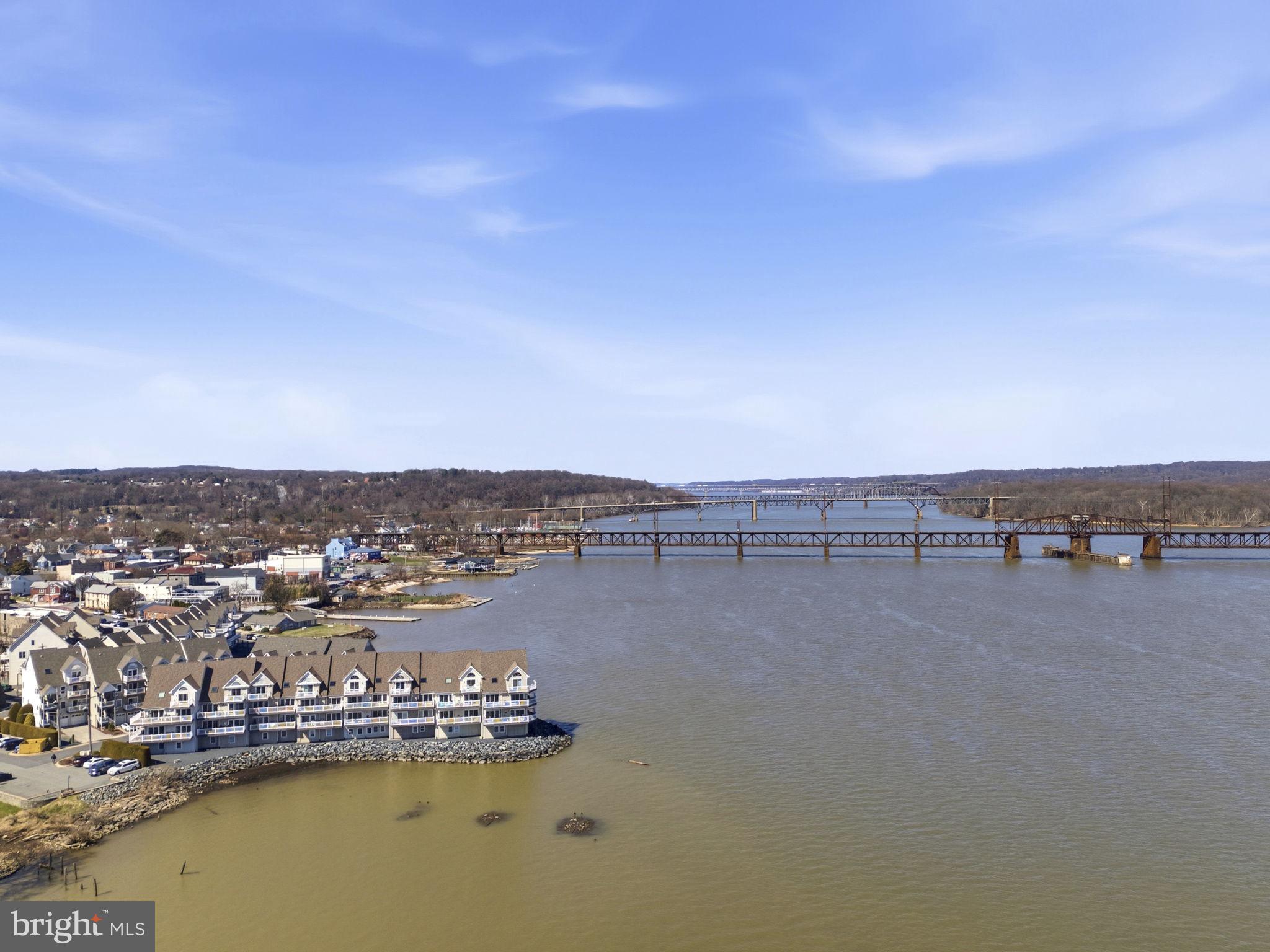 SENECA POINTE - Residential