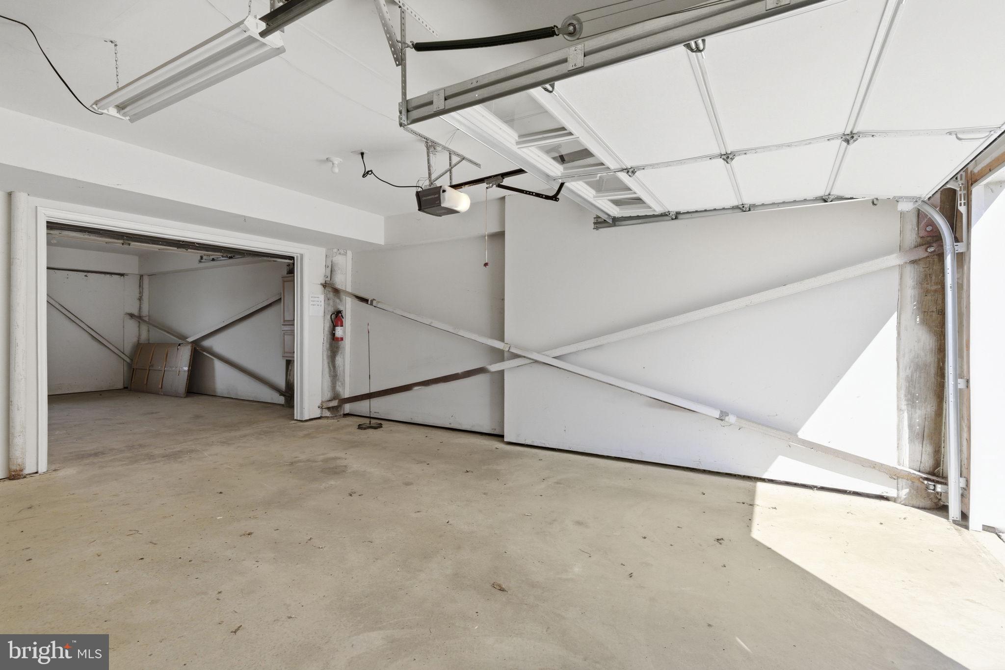 SENECA POINTE - Residential