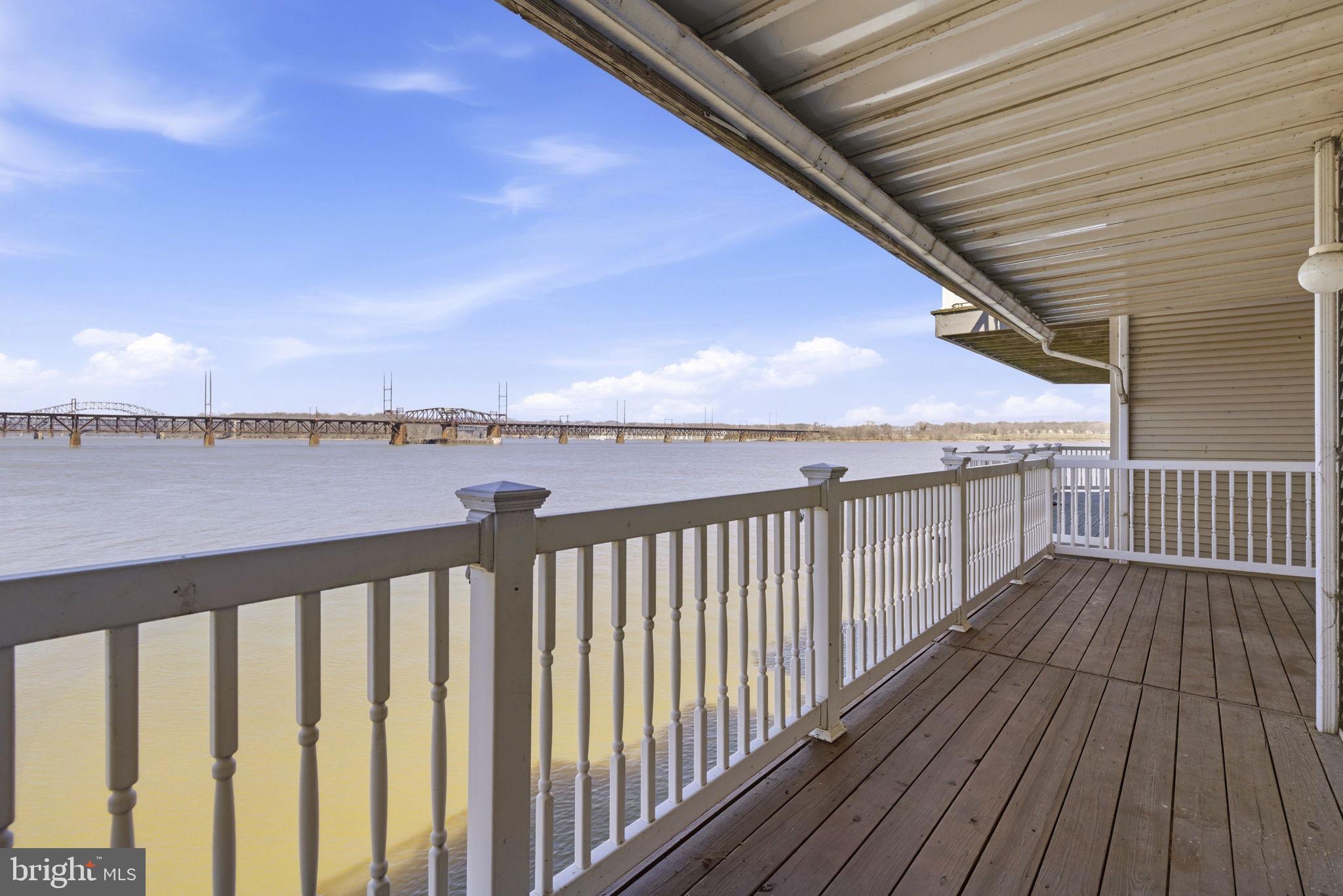 SENECA POINTE - Residential