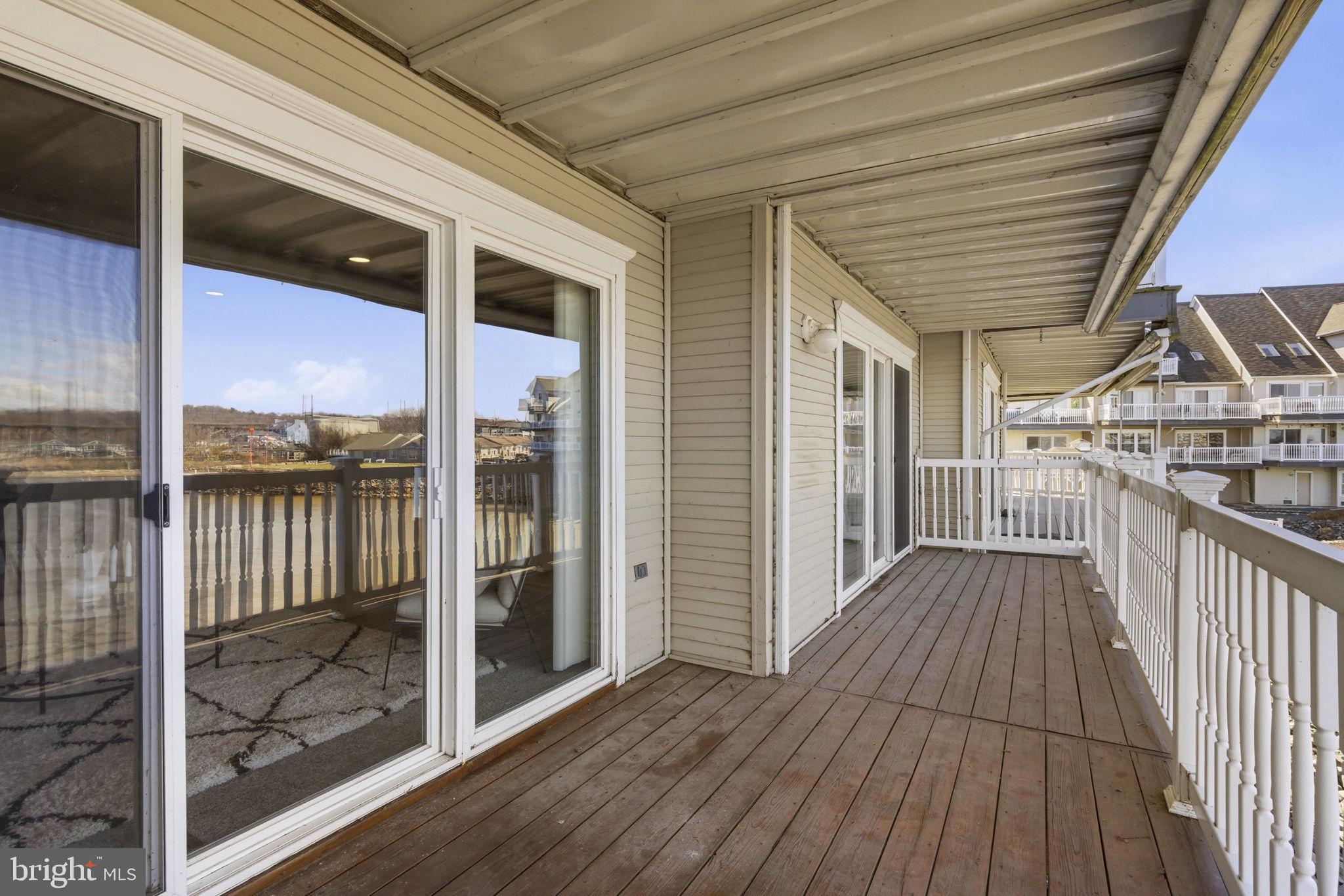 SENECA POINTE - Residential