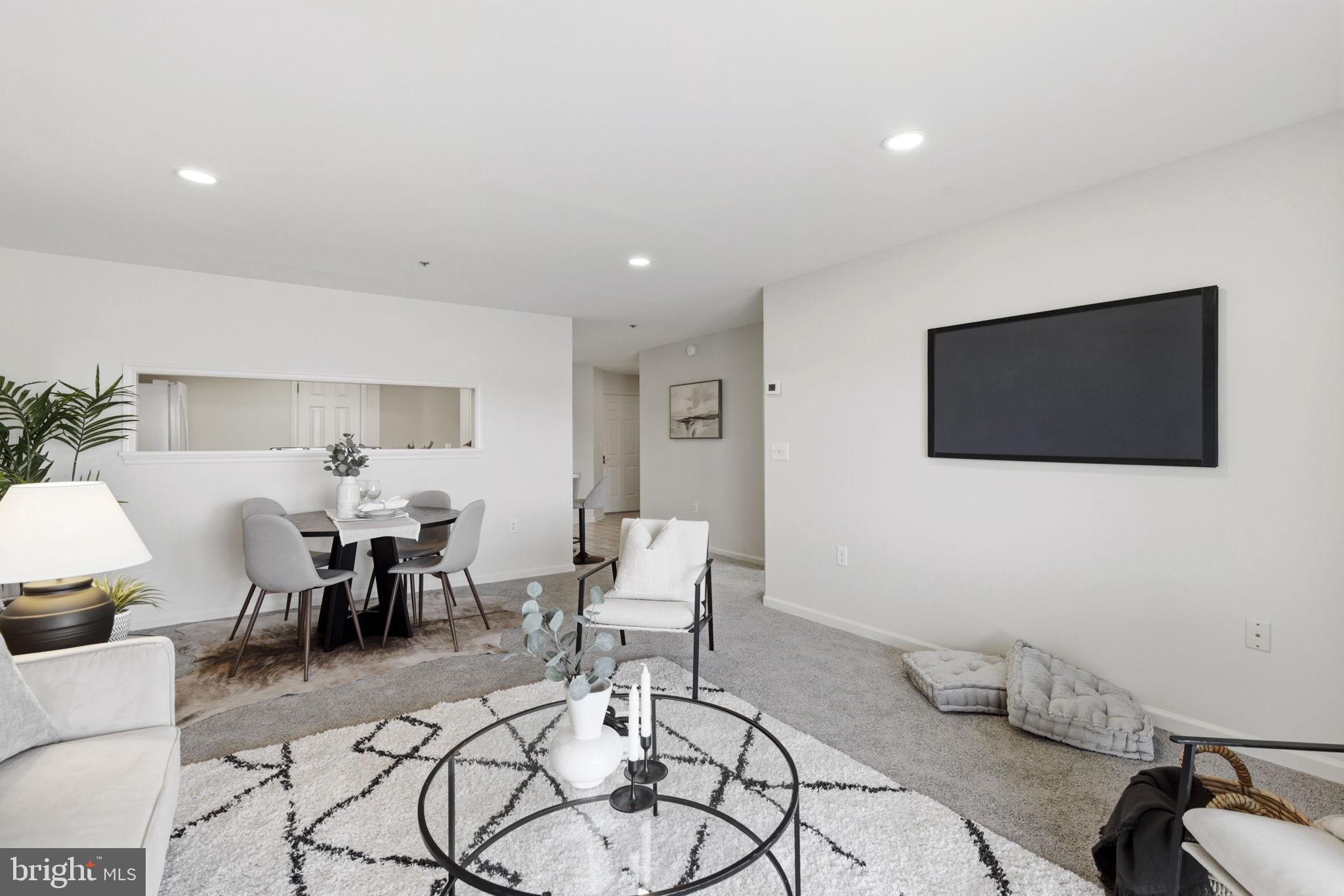 SENECA POINTE - Residential