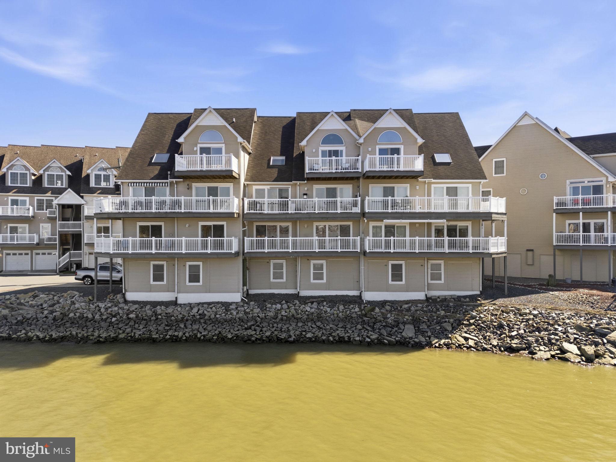 SENECA POINTE - Residential