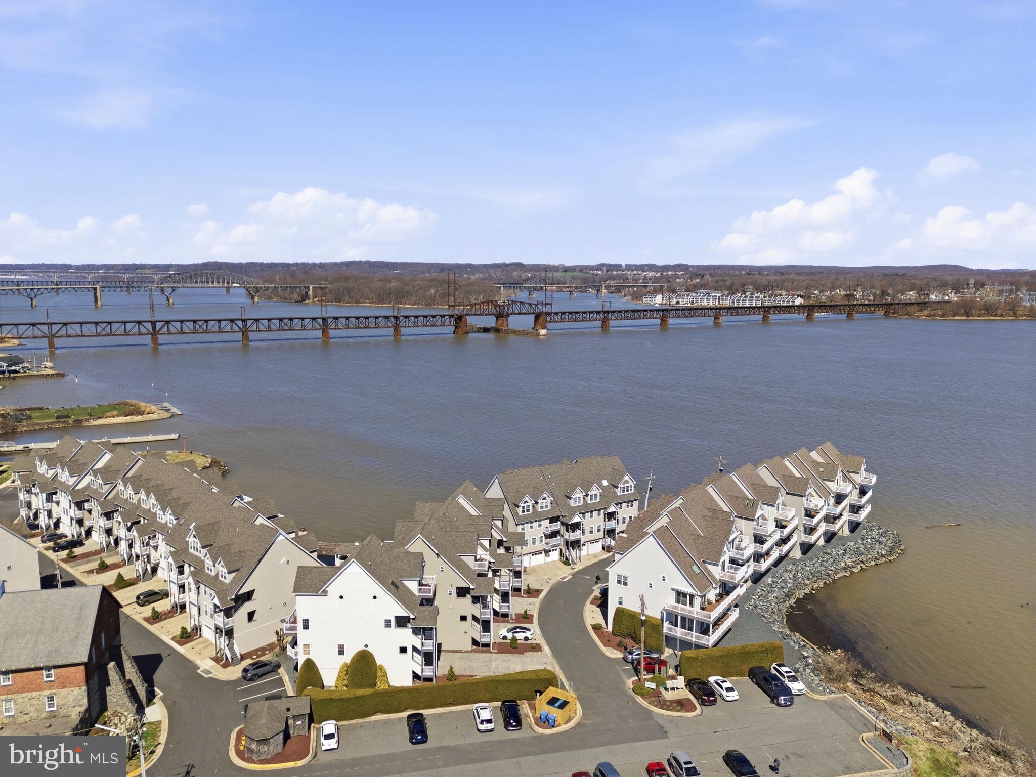 SENECA POINTE - Residential