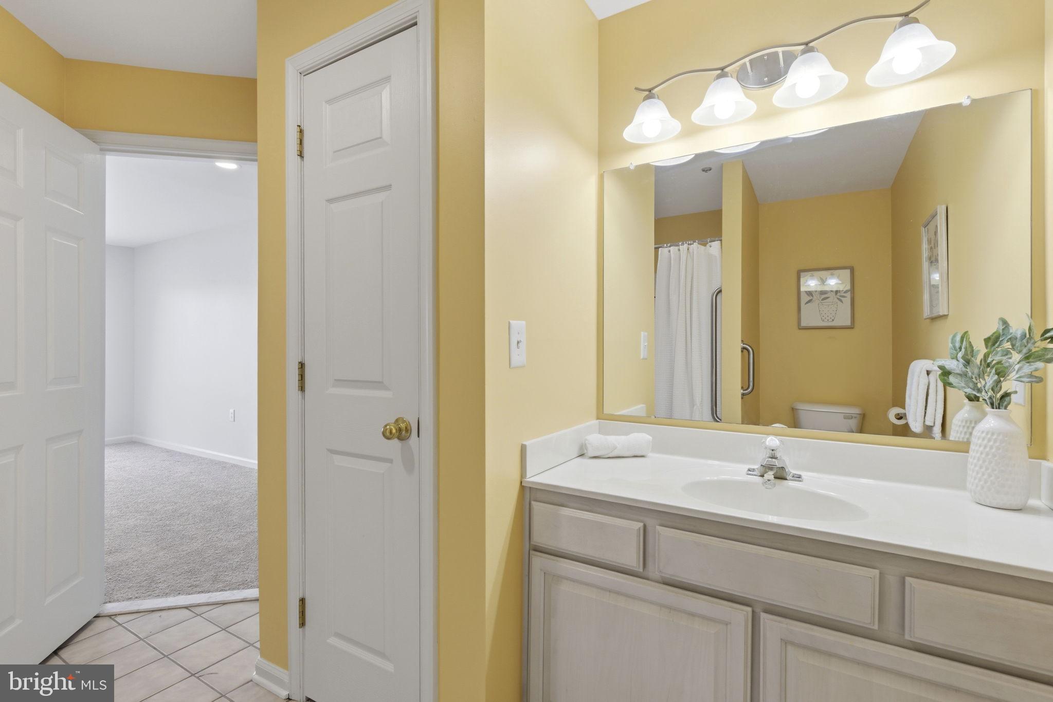 SENECA POINTE - Residential