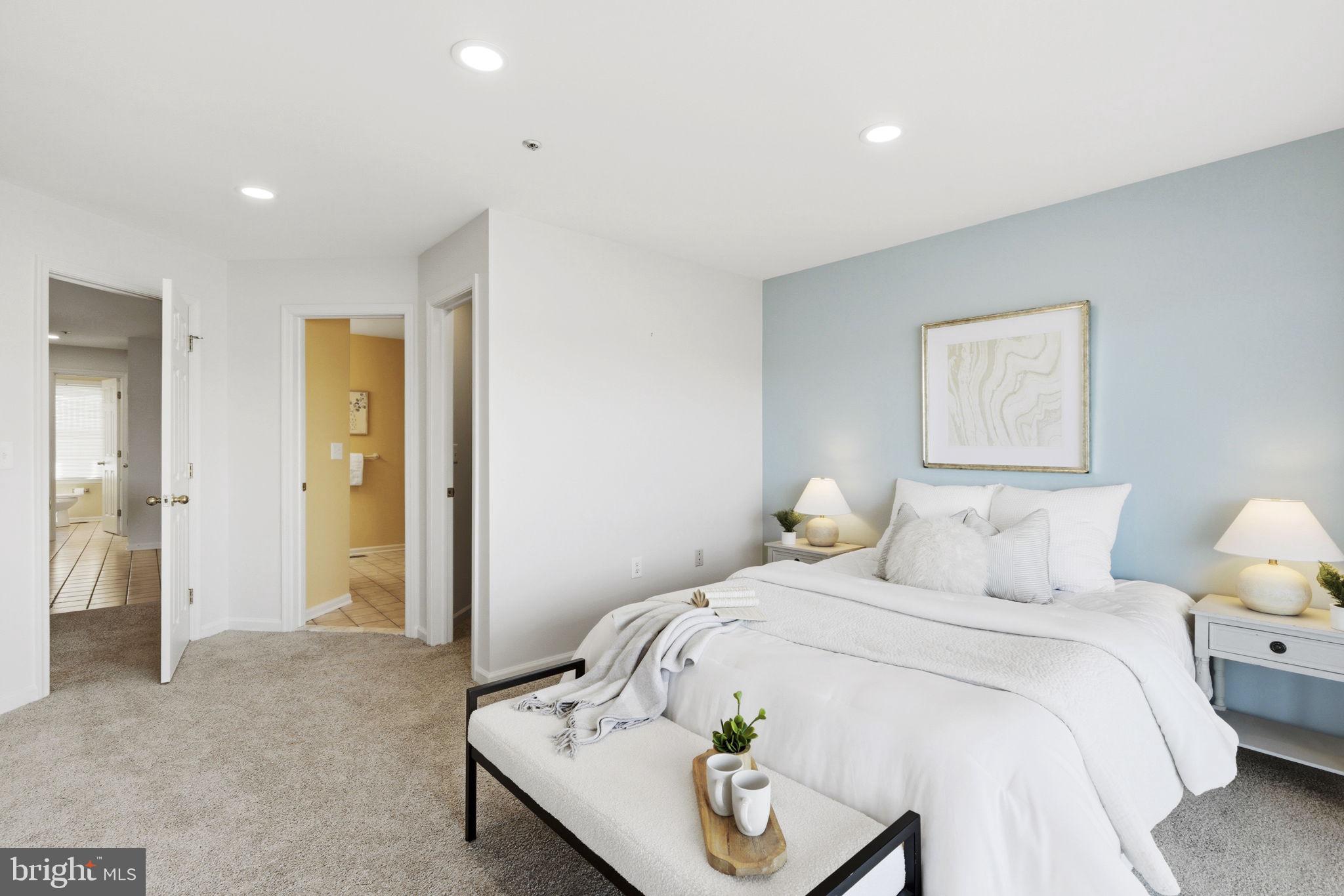 SENECA POINTE - Residential