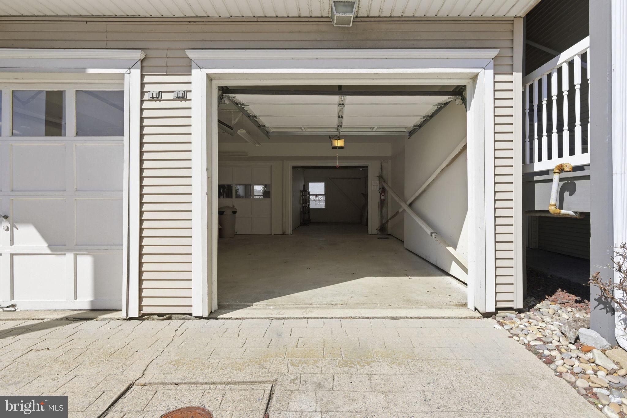 SENECA POINTE - Residential