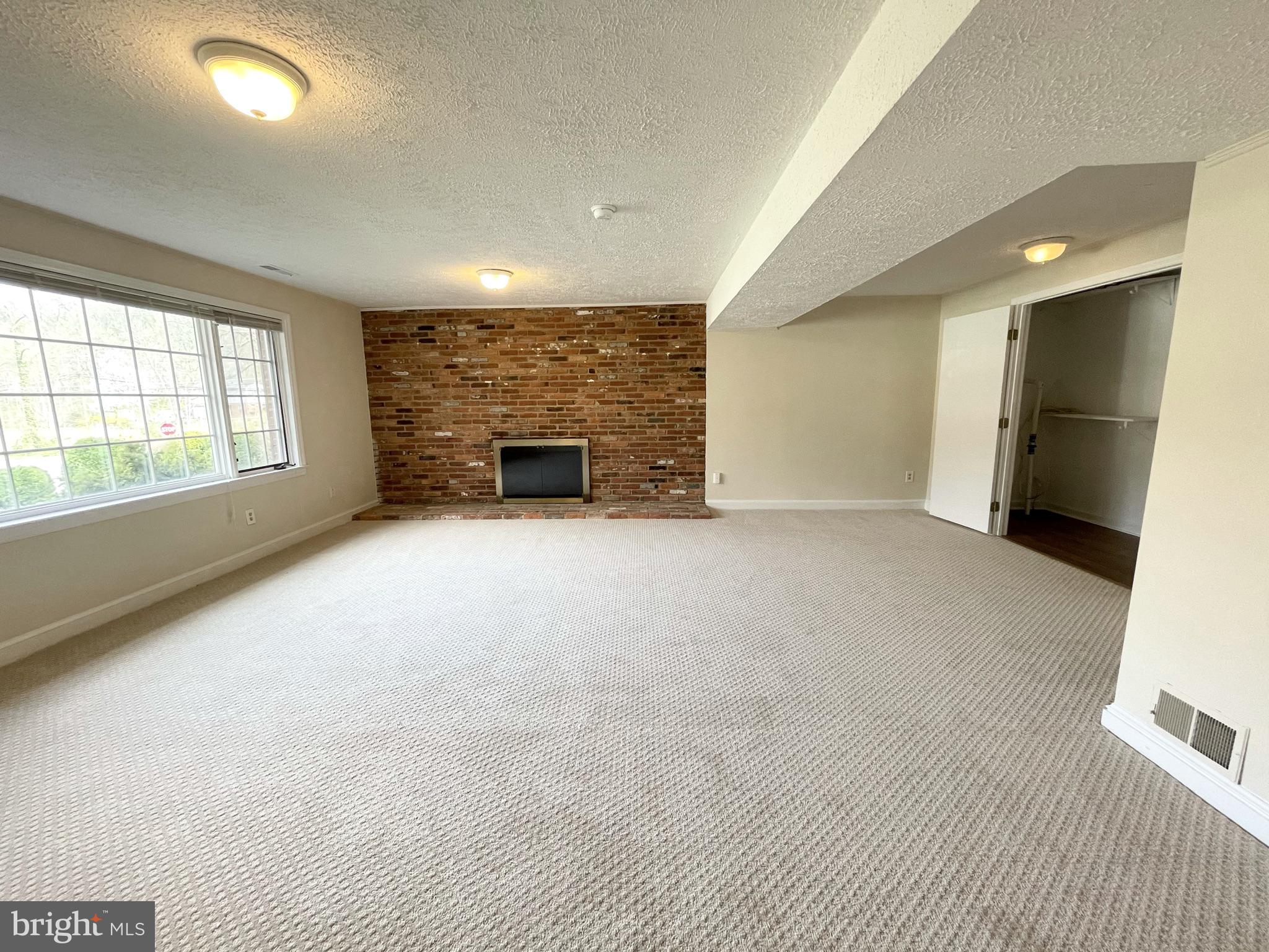 WILTON WOODS - Residential Lease