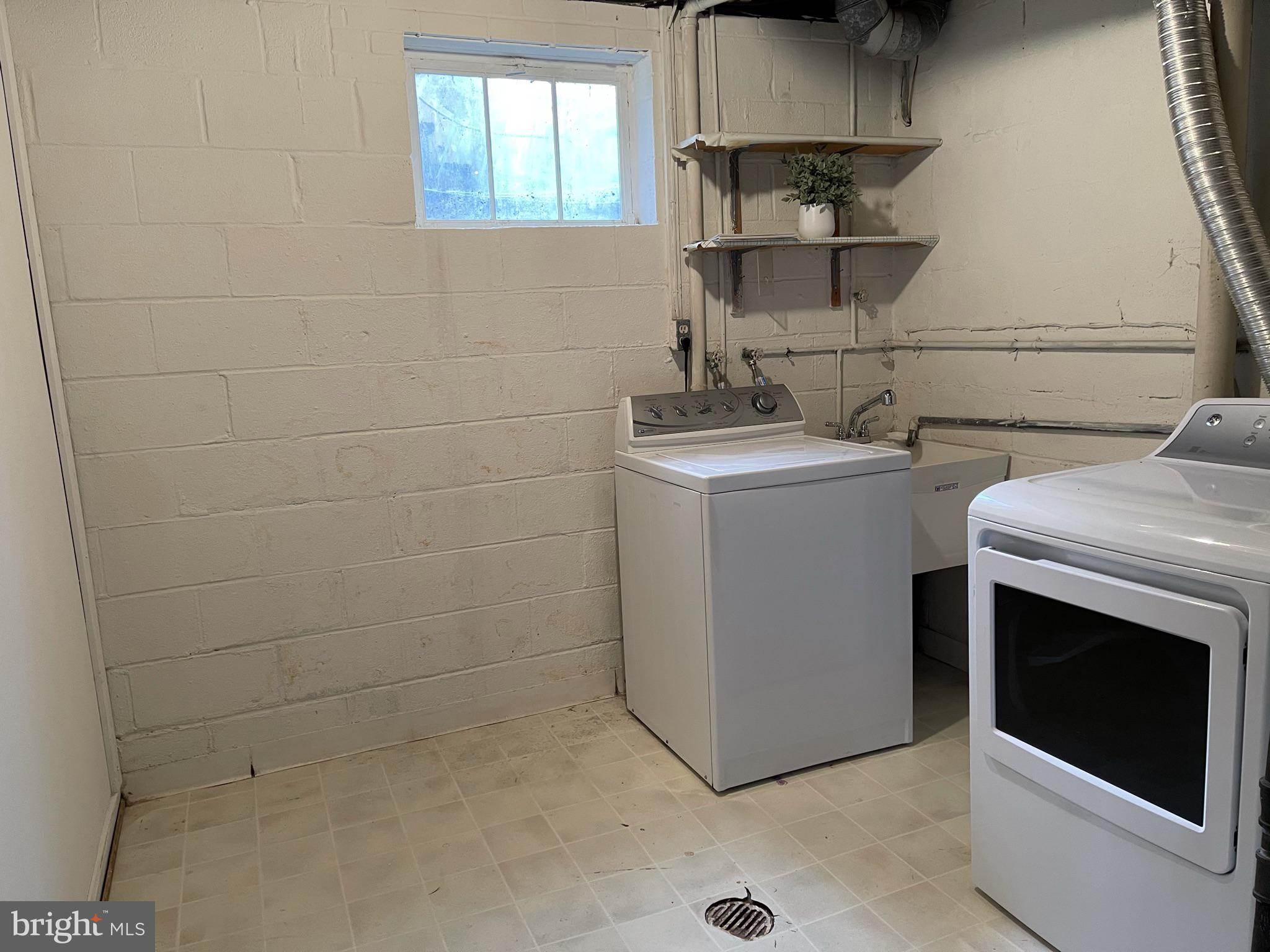 WILTON WOODS - Residential Lease