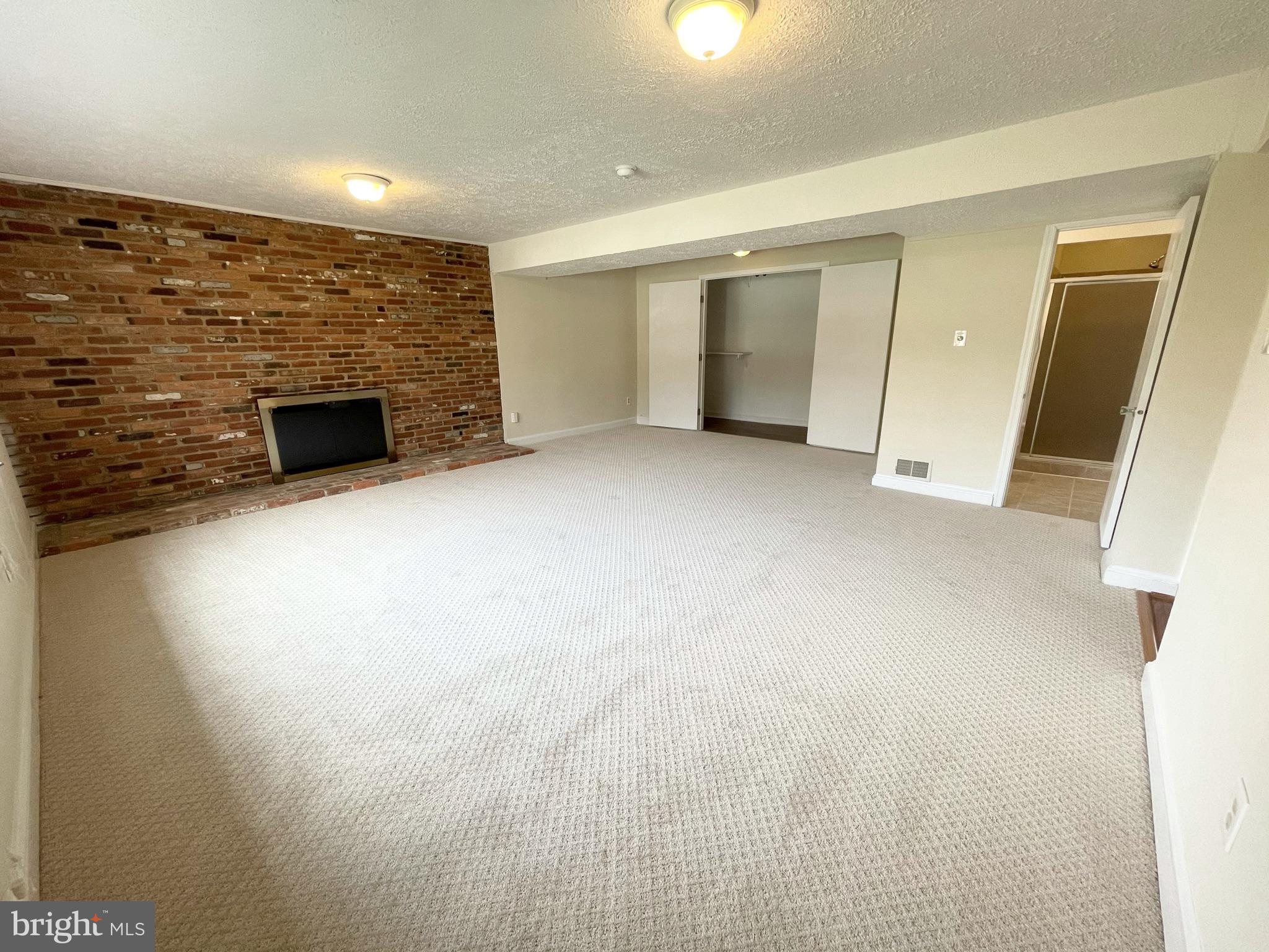 WILTON WOODS - Residential Lease