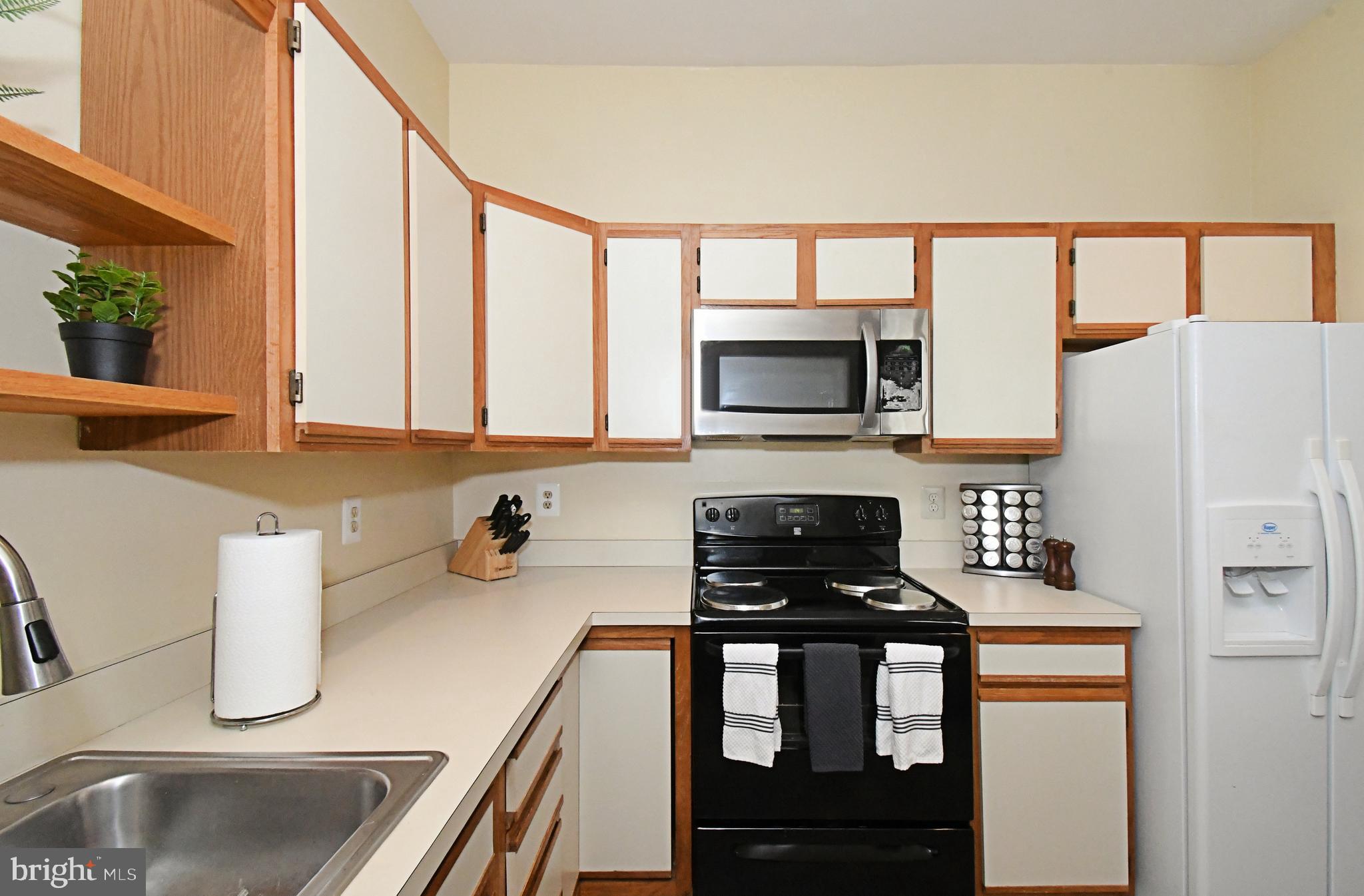 MONTGOMERY PLACE - Residential