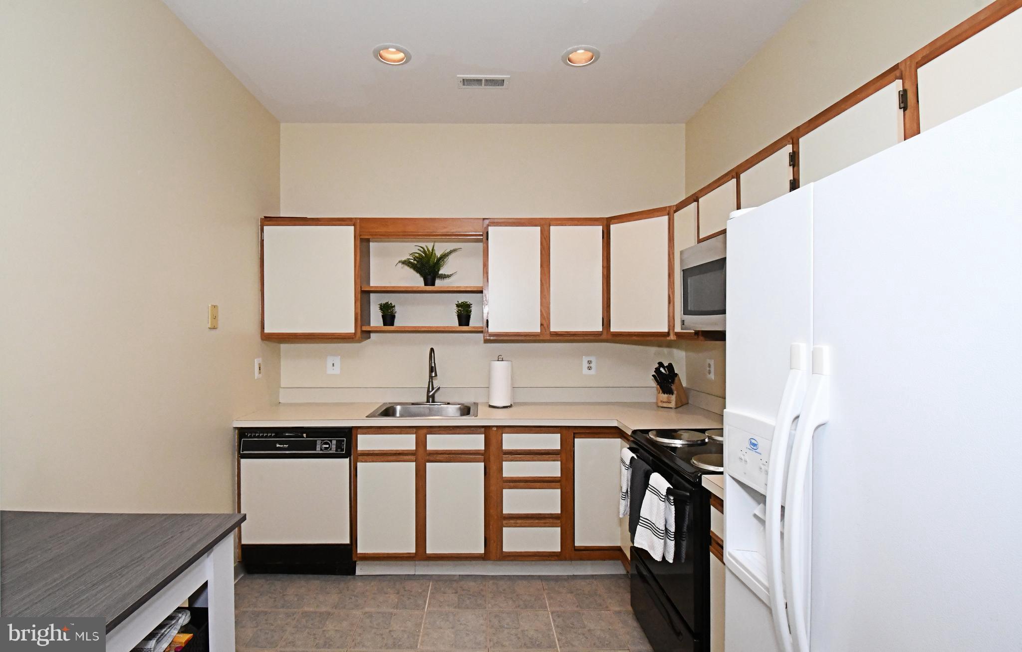 MONTGOMERY PLACE - Residential