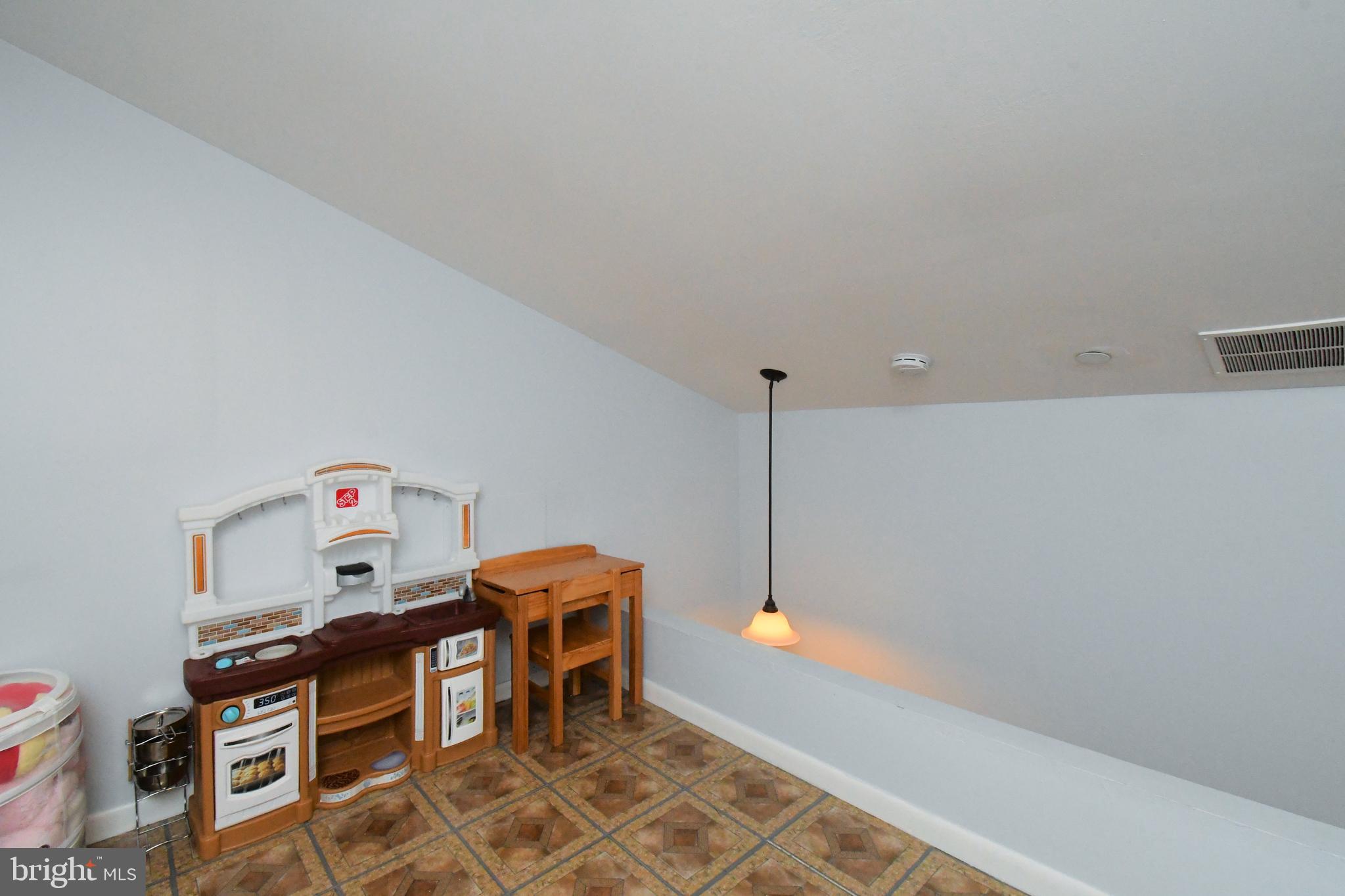 MONTGOMERY PLACE - Residential