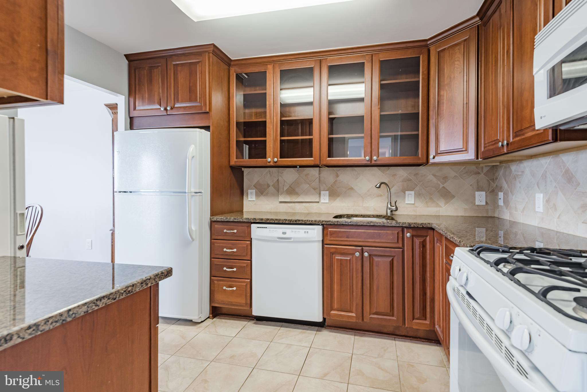 UNIVERSITY TOWERS CODM - Residential Lease