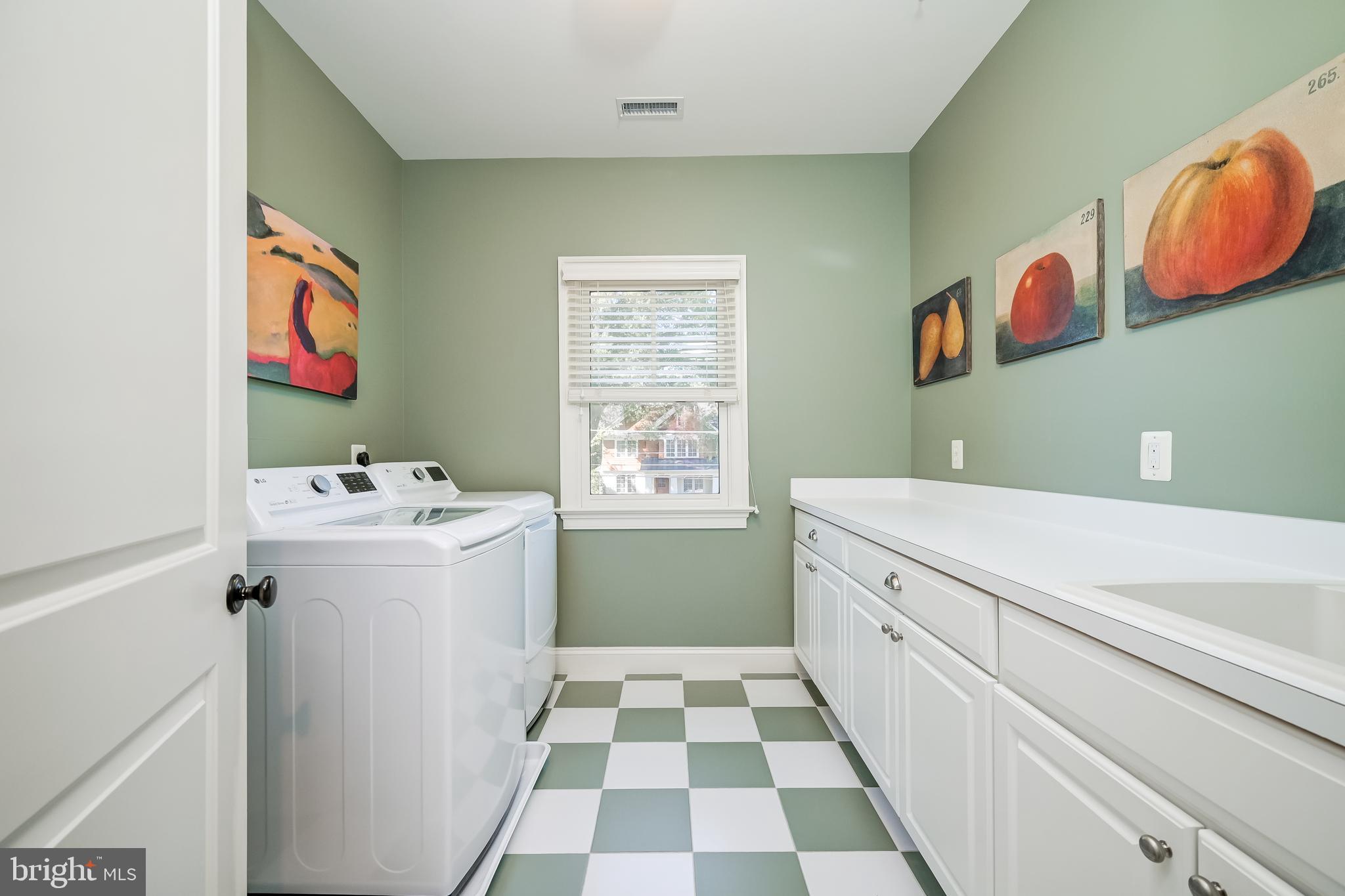 PINEVIEW - Residential