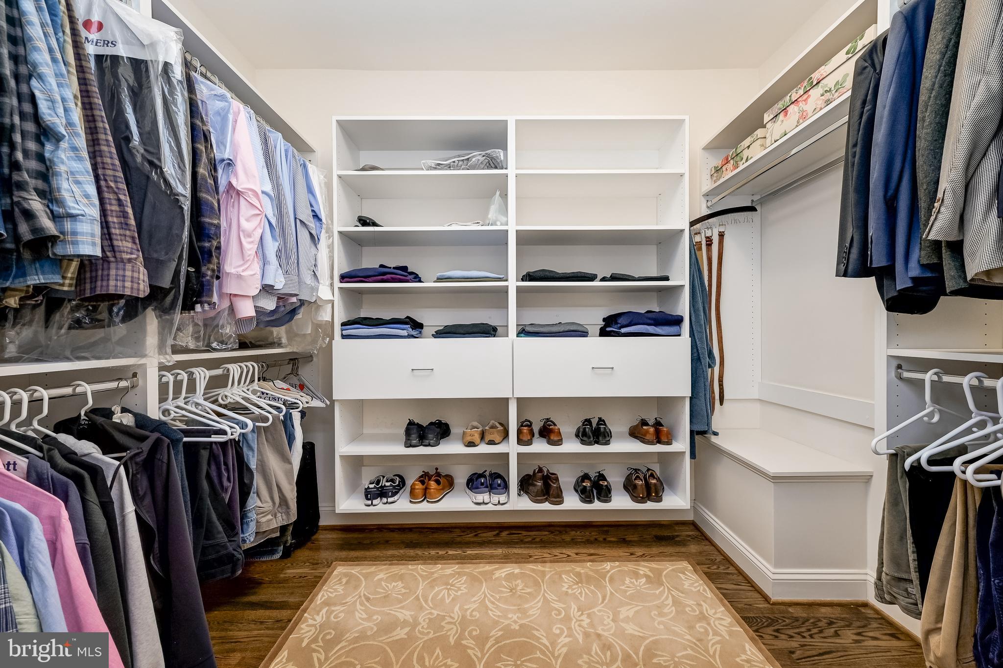 PINEVIEW - Residential