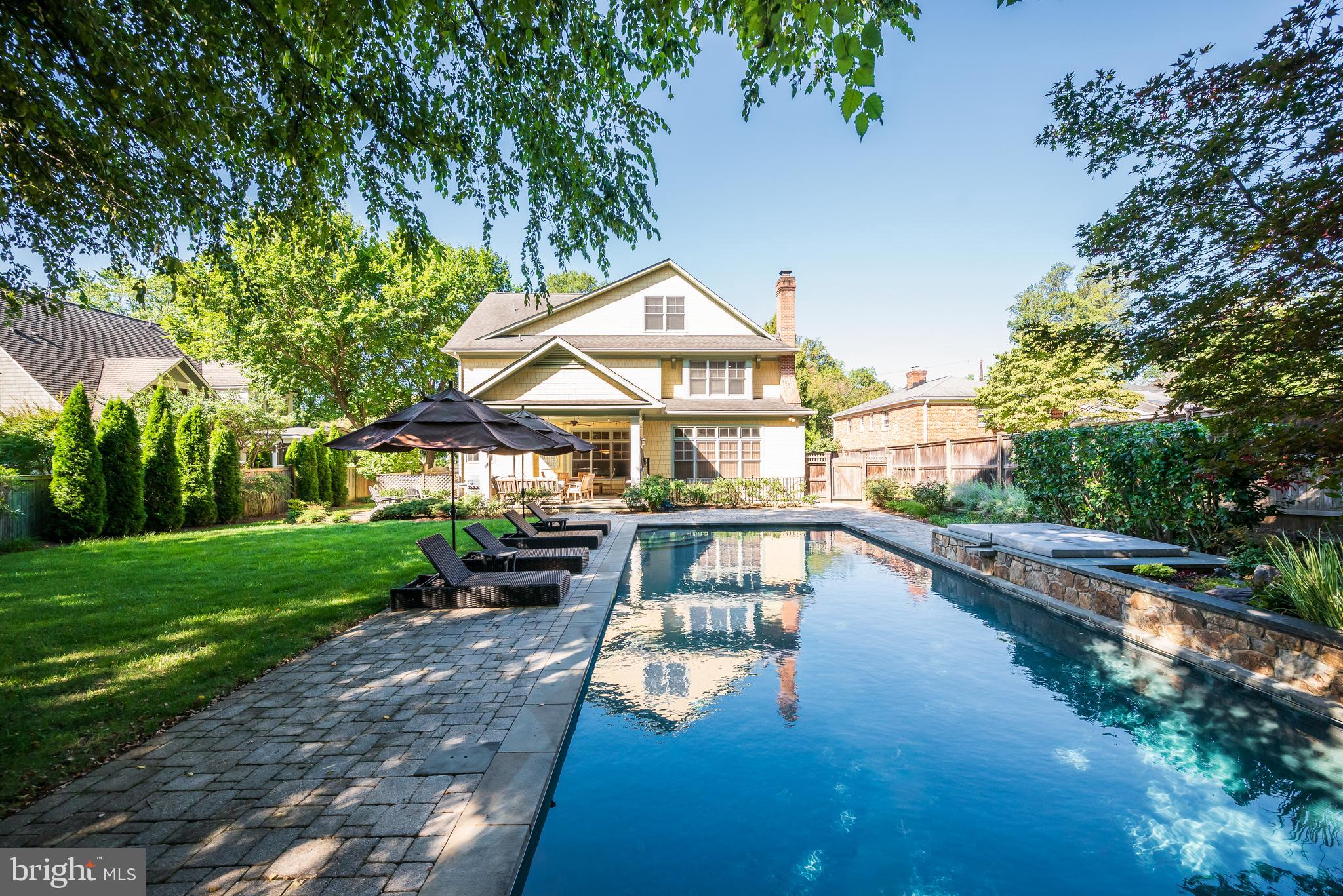 PINEVIEW - Residential