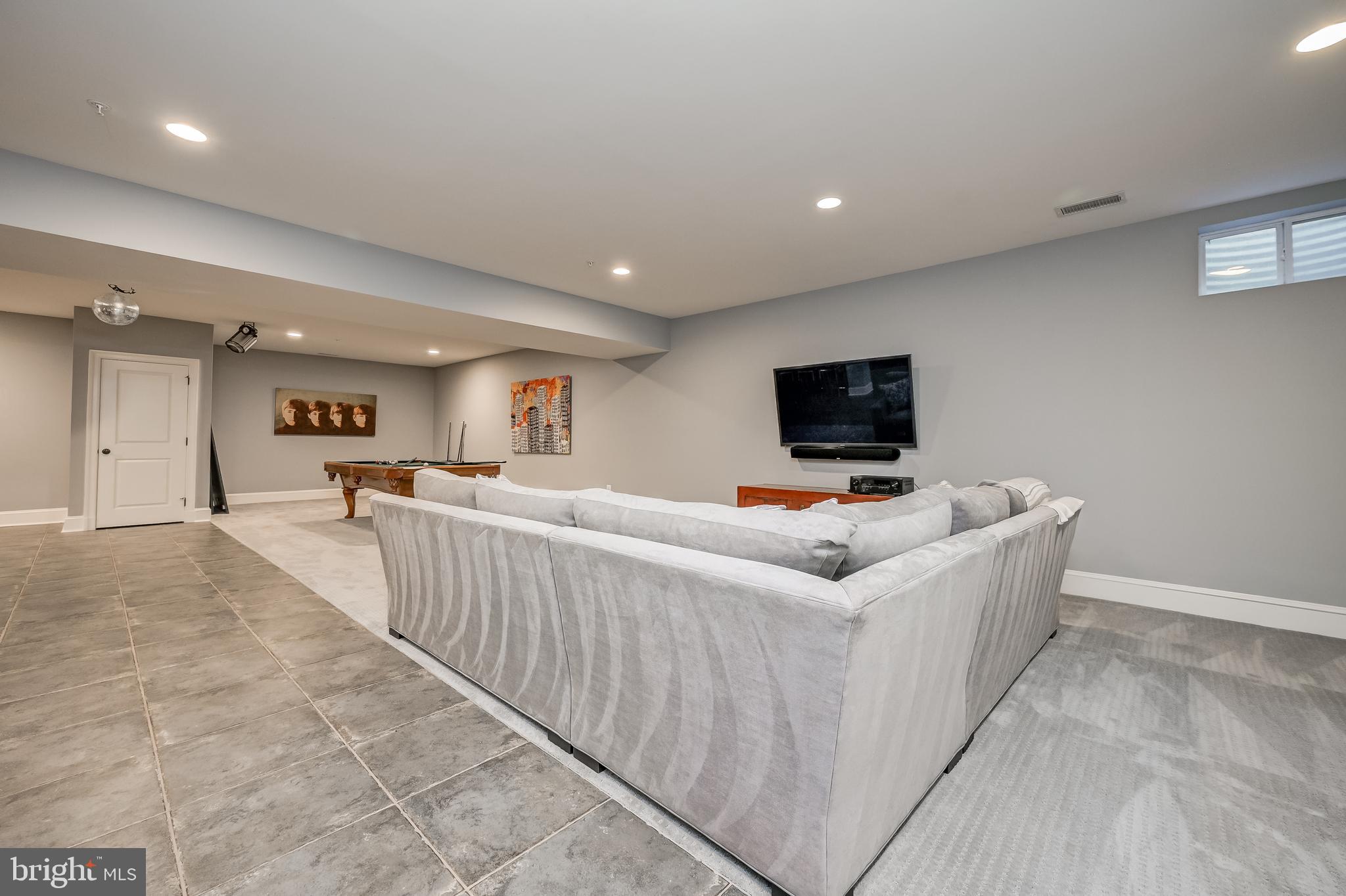 PINEVIEW - Residential