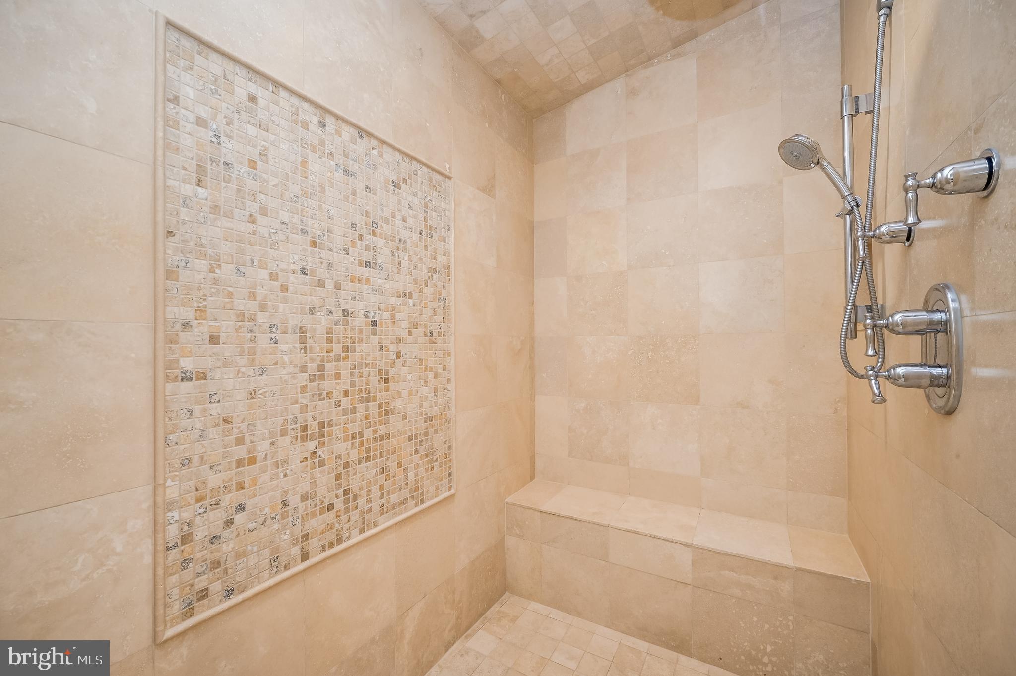 PINEVIEW - Residential