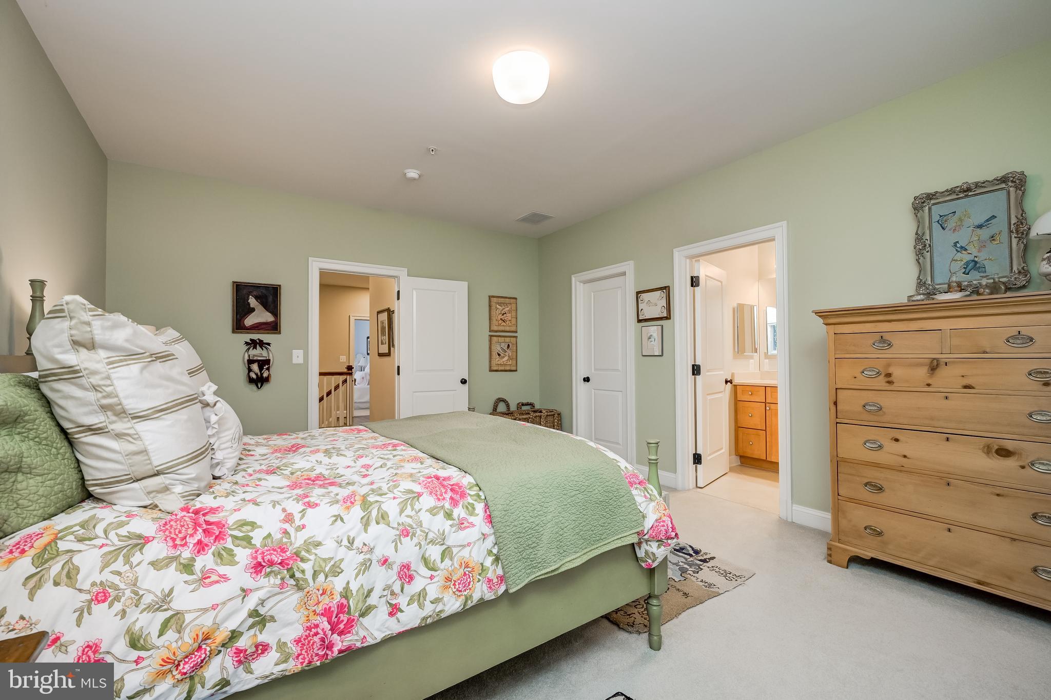 PINEVIEW - Residential