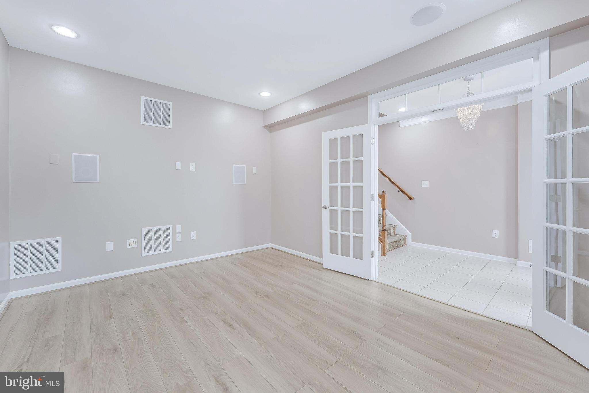 GOOSE CREEK VILLAGE NORTH - Residential Lease