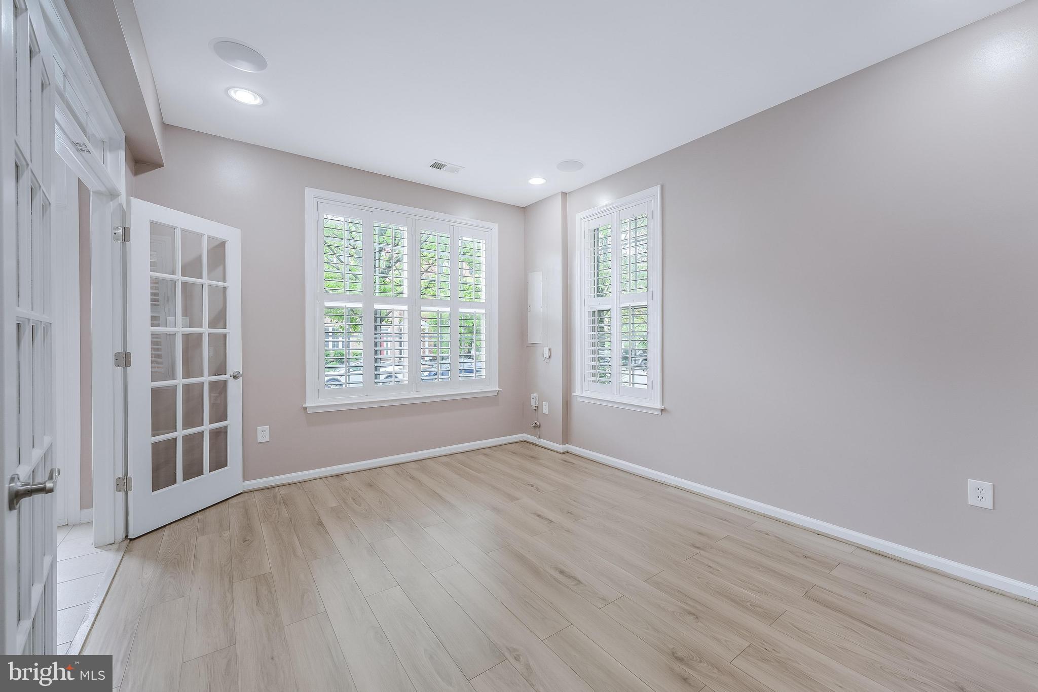 GOOSE CREEK VILLAGE NORTH - Residential Lease