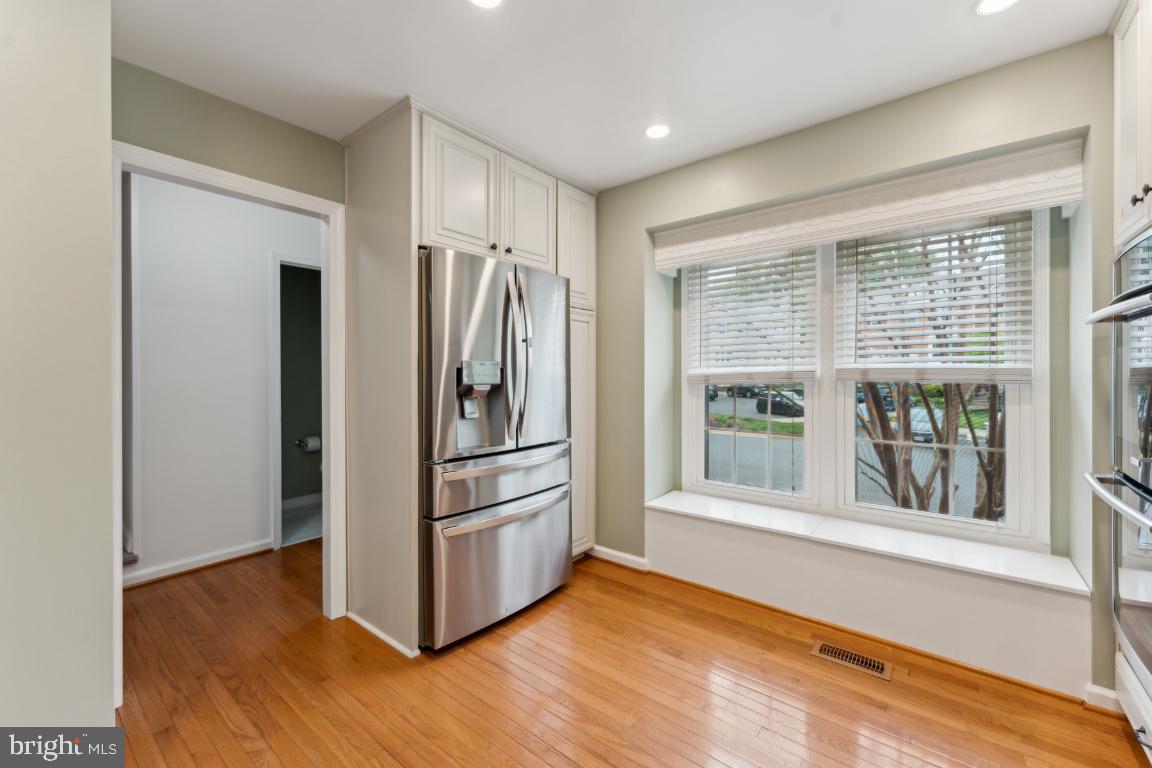 LAKEPOINTE - Residential