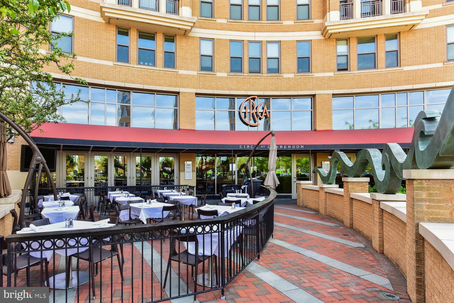 COLONIAL VILLAGE - Residential