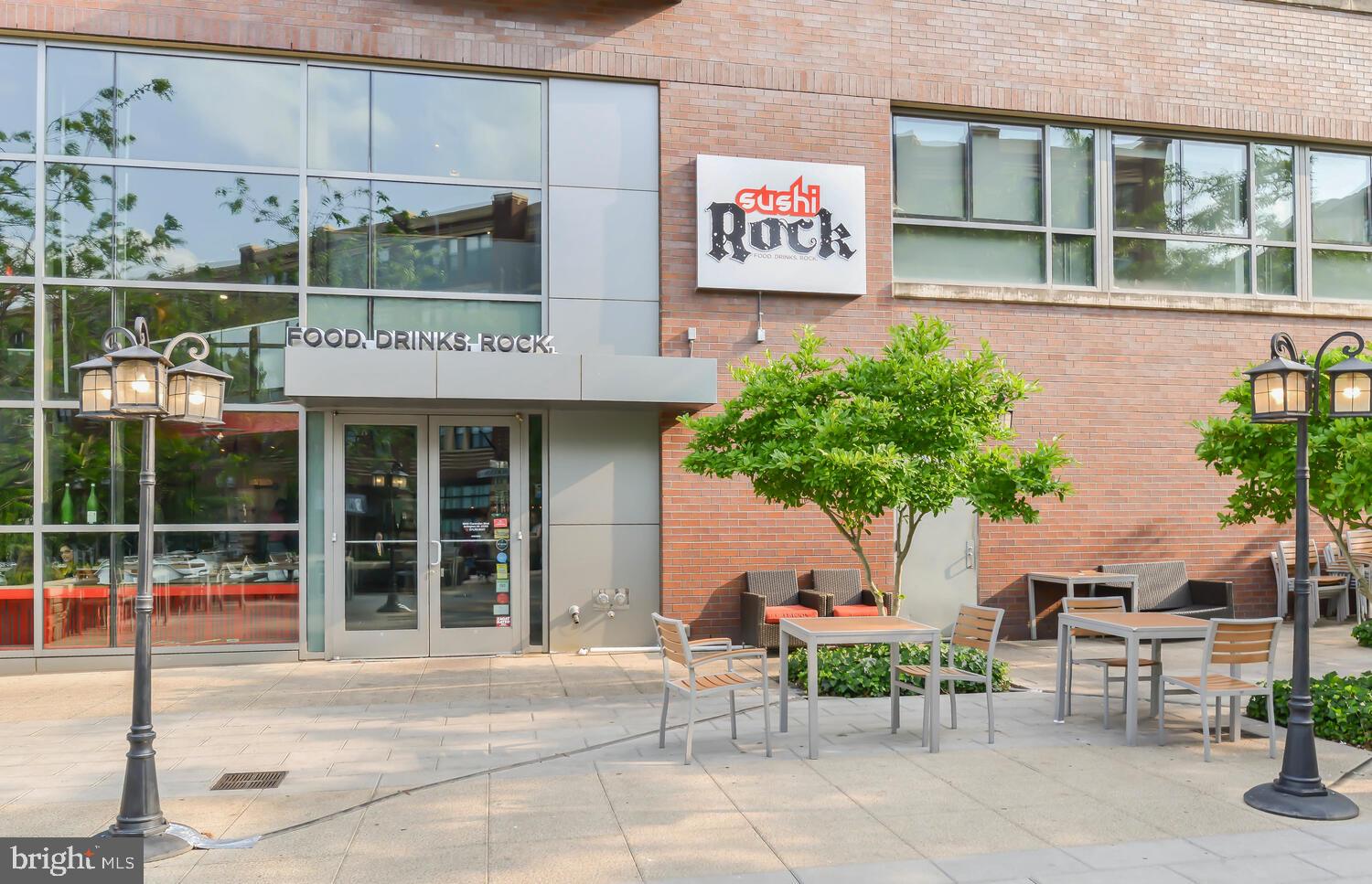 COLONIAL VILLAGE - Residential