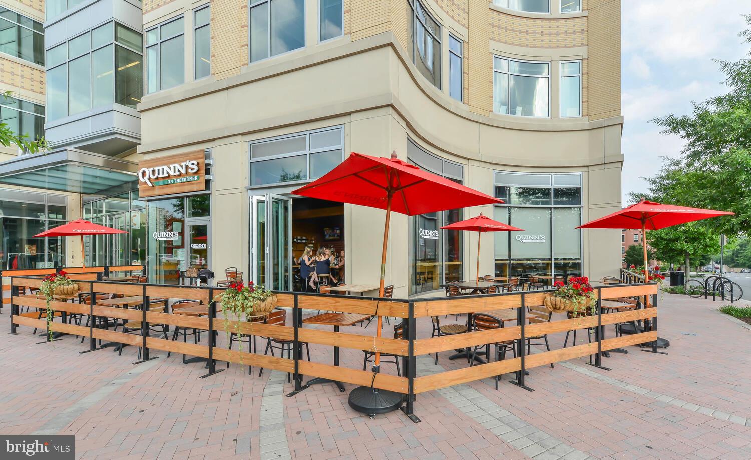 COLONIAL VILLAGE - Residential