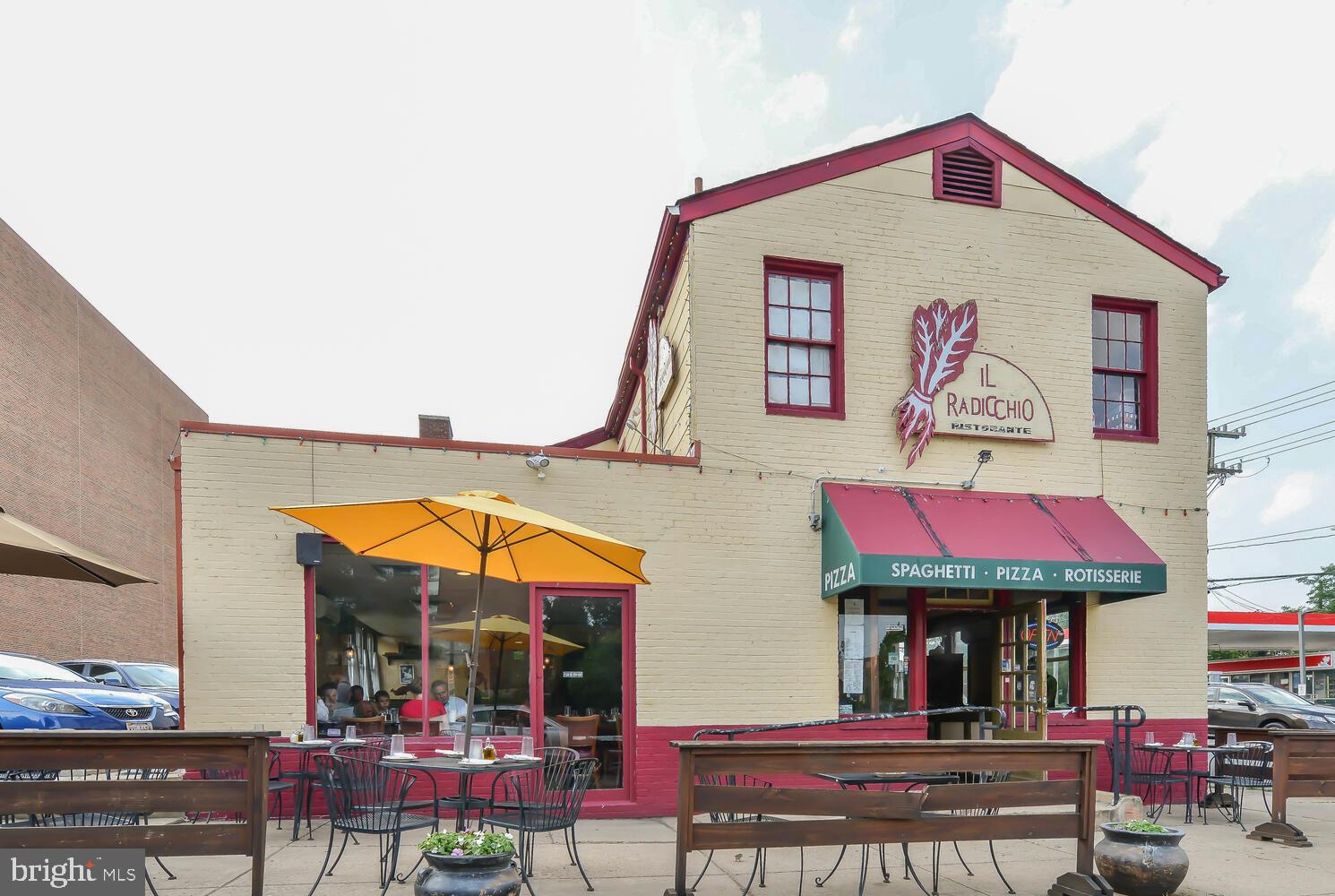 COLONIAL VILLAGE - Residential