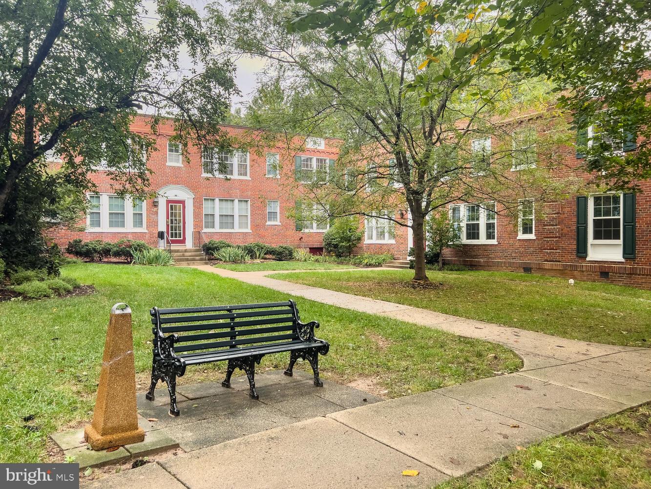 COLONIAL VILLAGE - Residential