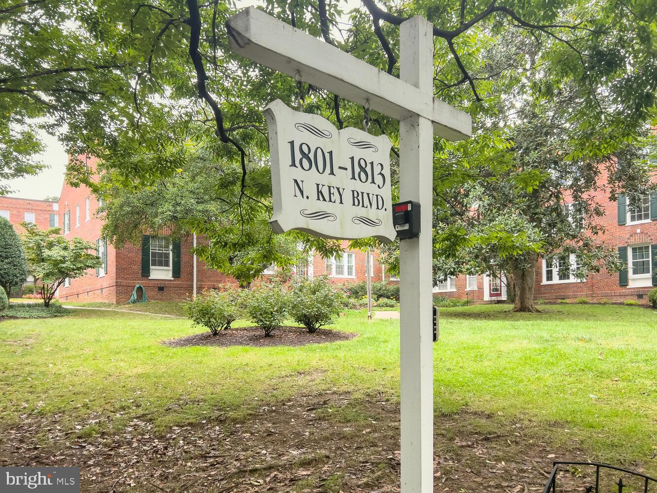 COLONIAL VILLAGE - Residential