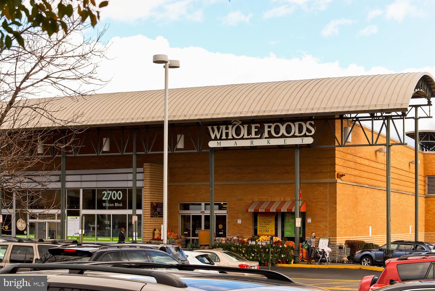 COLONIAL VILLAGE - Residential