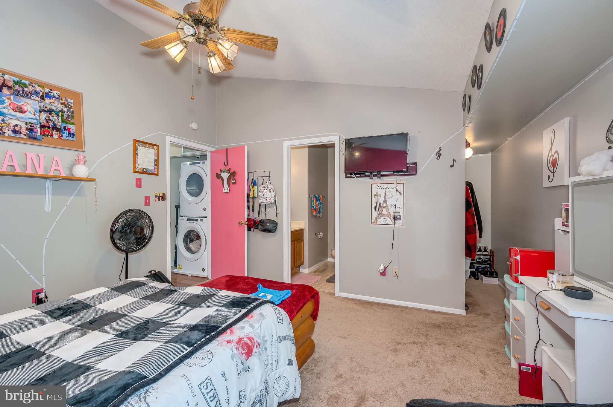 THE WOODS - Residential