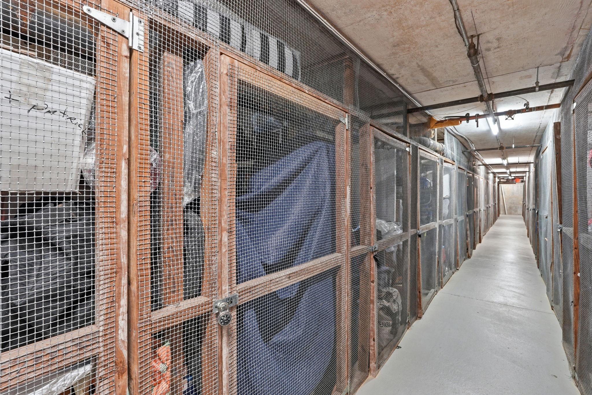 LAKESIDE PLAZA - Residential