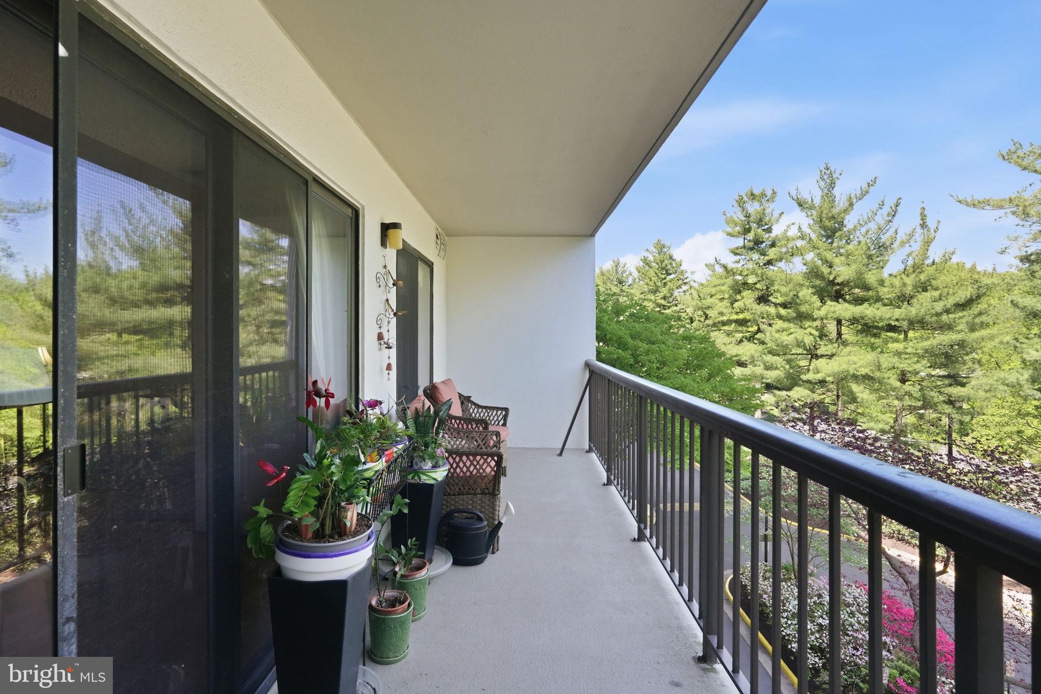 LAKESIDE PLAZA - Residential