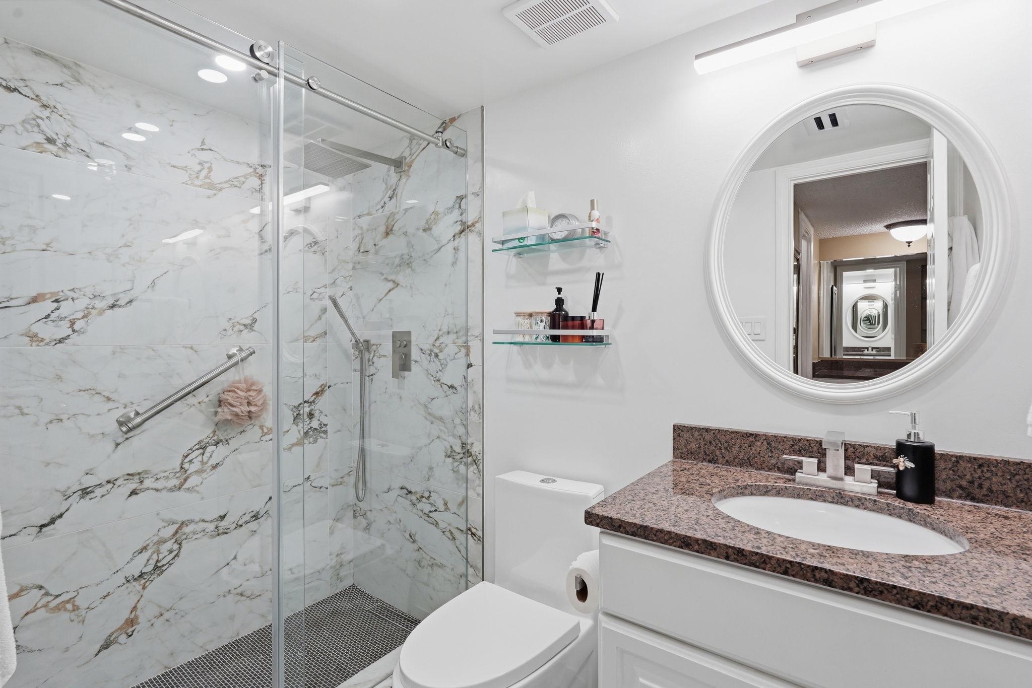 LAKESIDE PLAZA - Residential